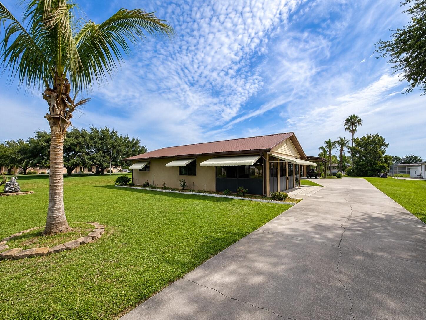 1095 CHOBEE Loop Property Photo 1