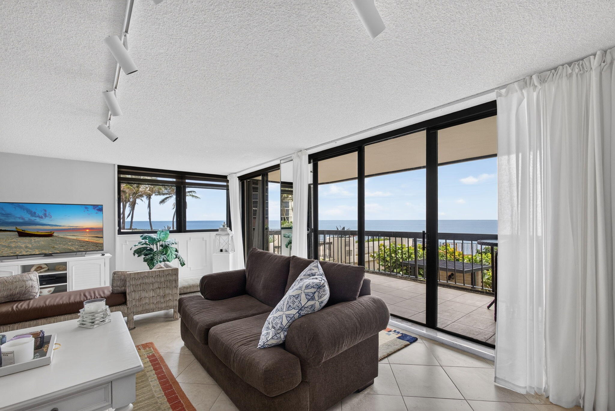 5380 N Ocean Drive 2e Property Photo 15