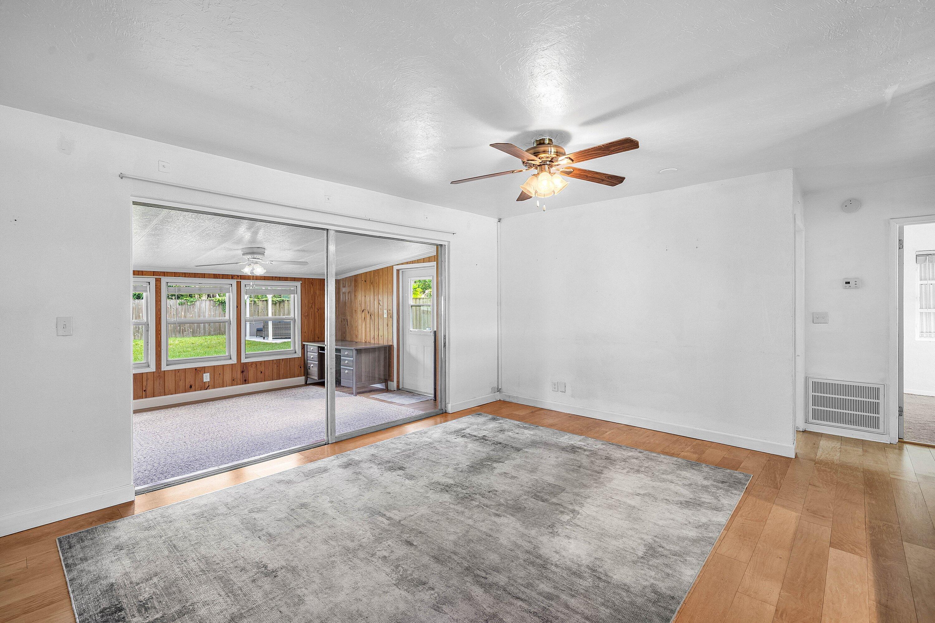 5709 Se Indigo Avenue Property Photo 9