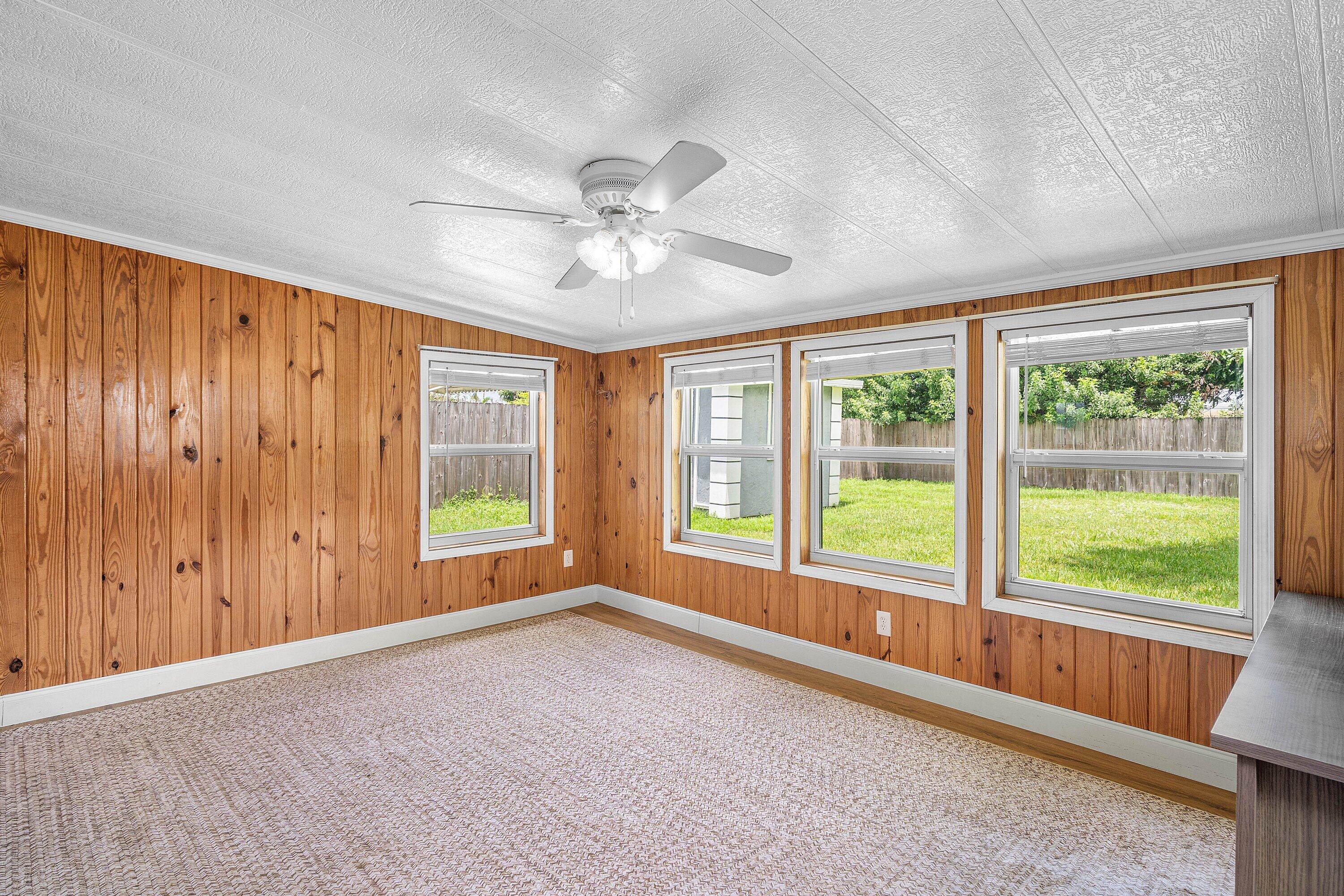 5709 Se Indigo Avenue Property Photo 10