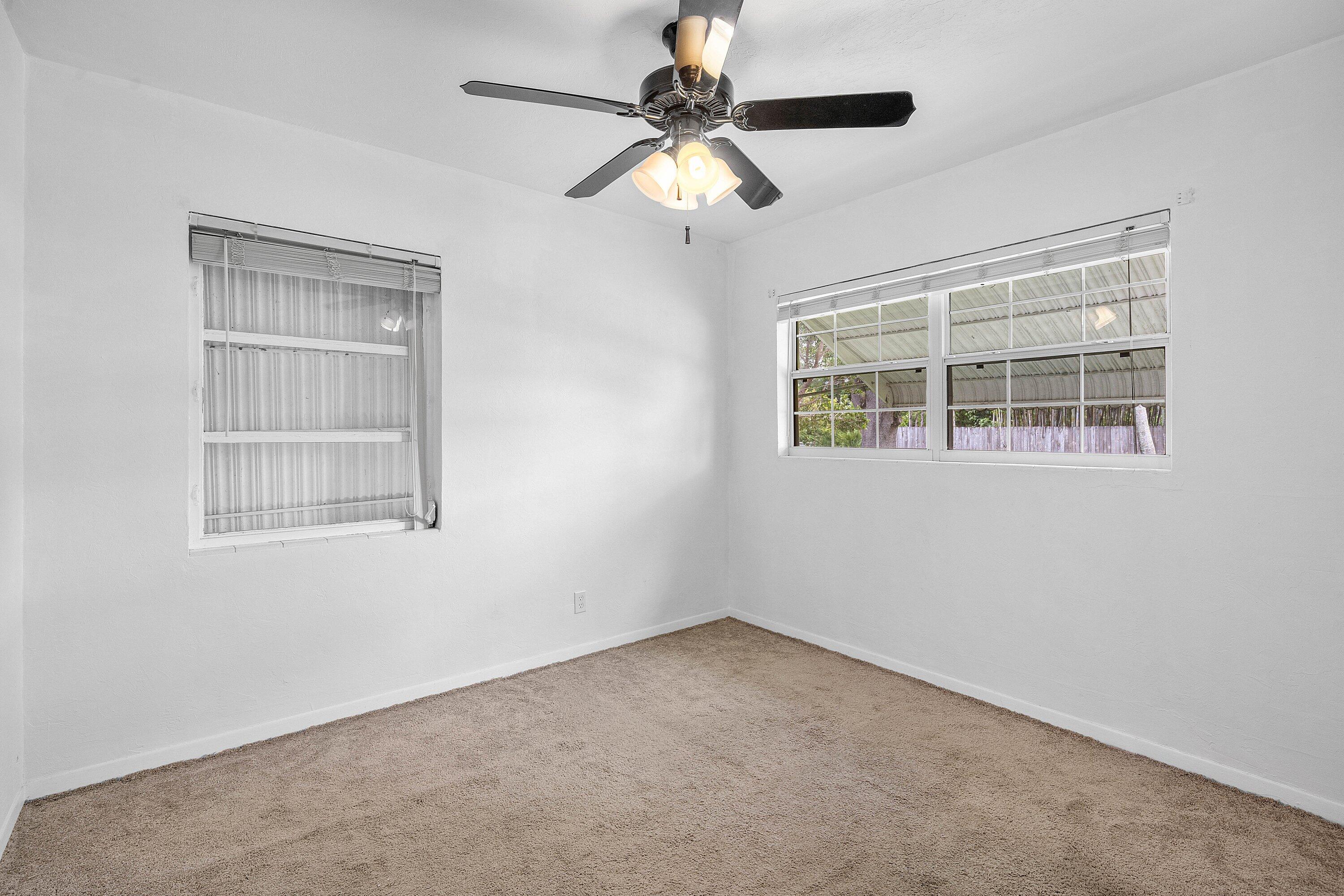 5709 Se Indigo Avenue Property Photo 14