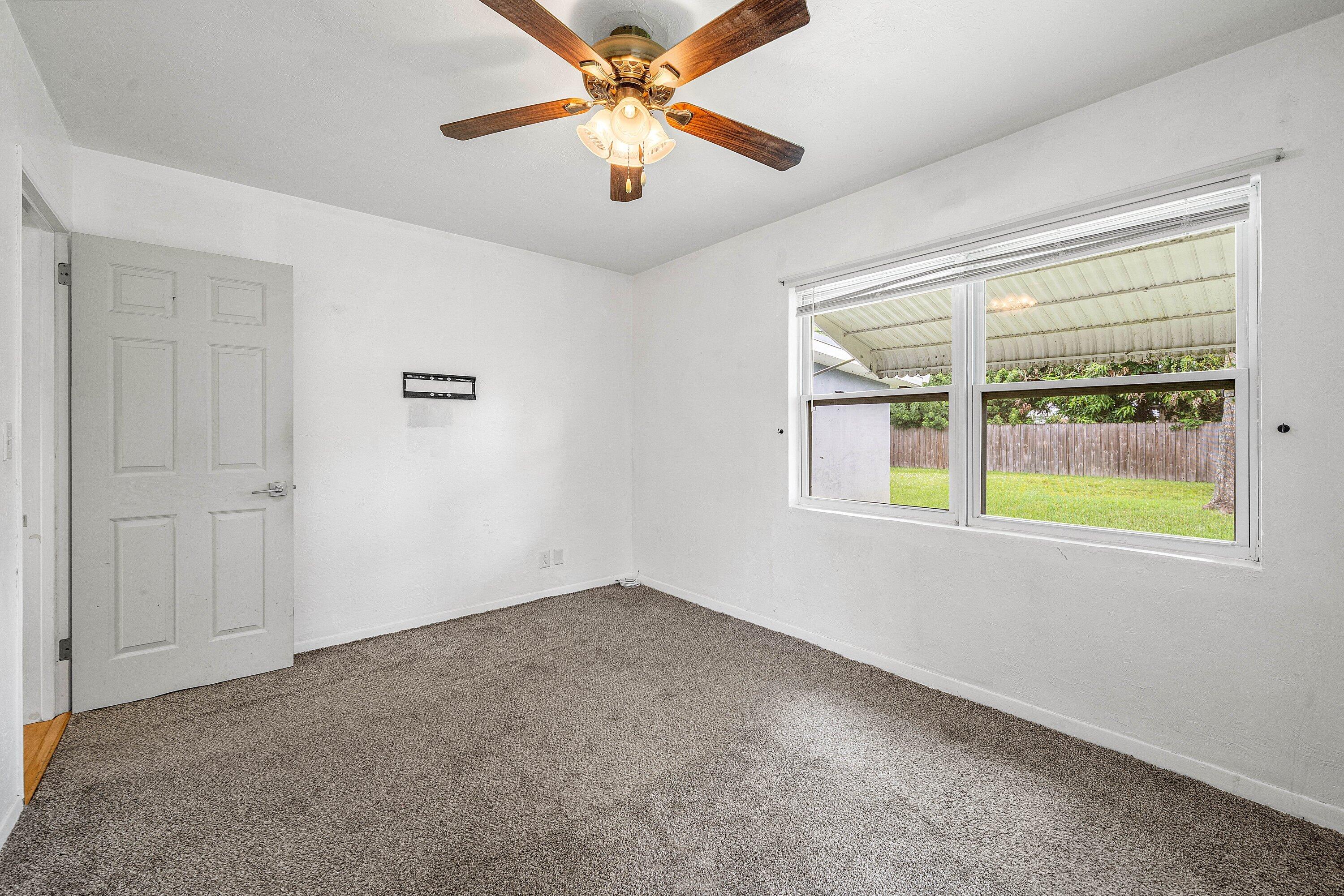 5709 Se Indigo Avenue Property Photo 16