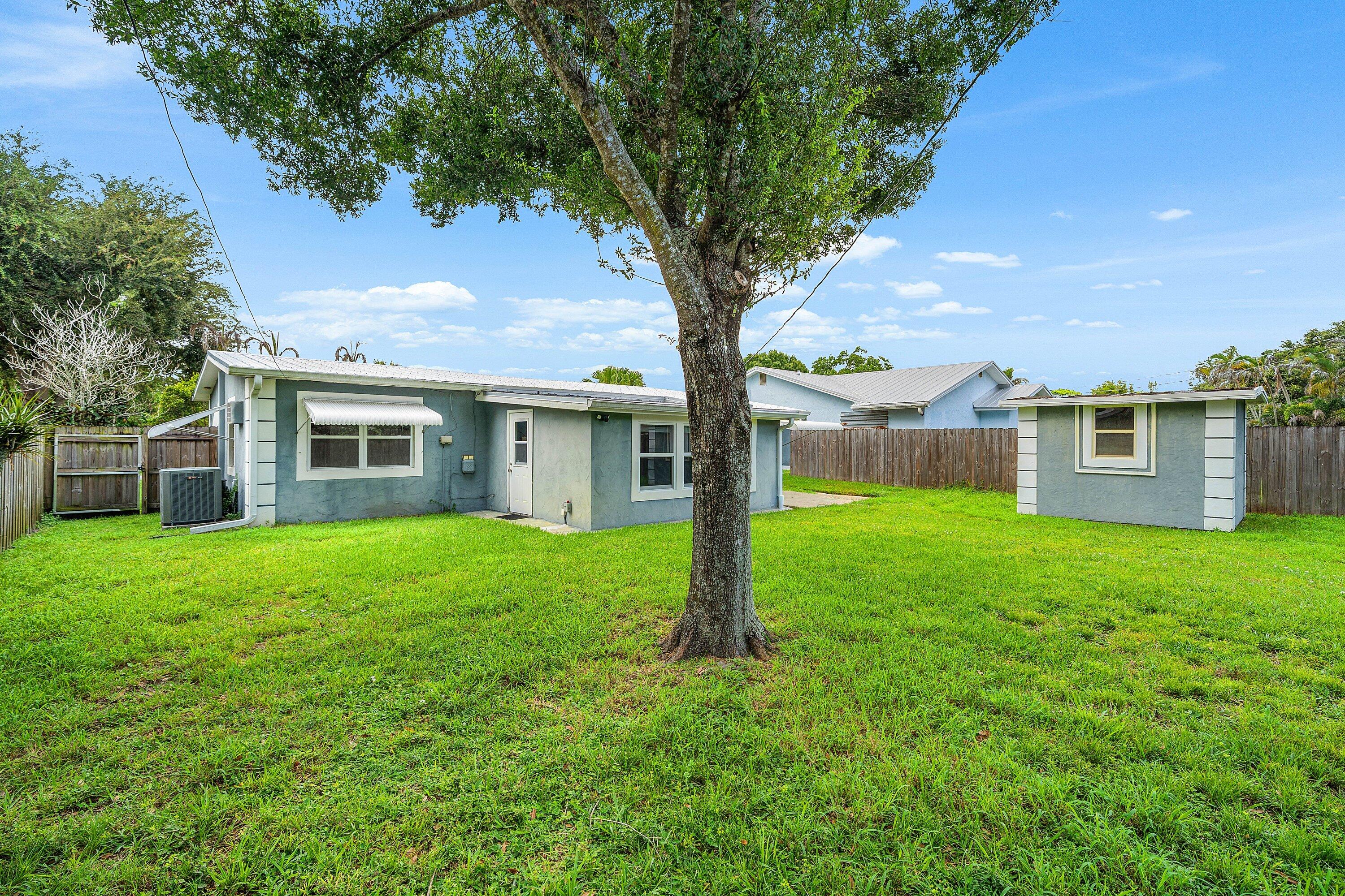 5709 Se Indigo Avenue Property Photo 21