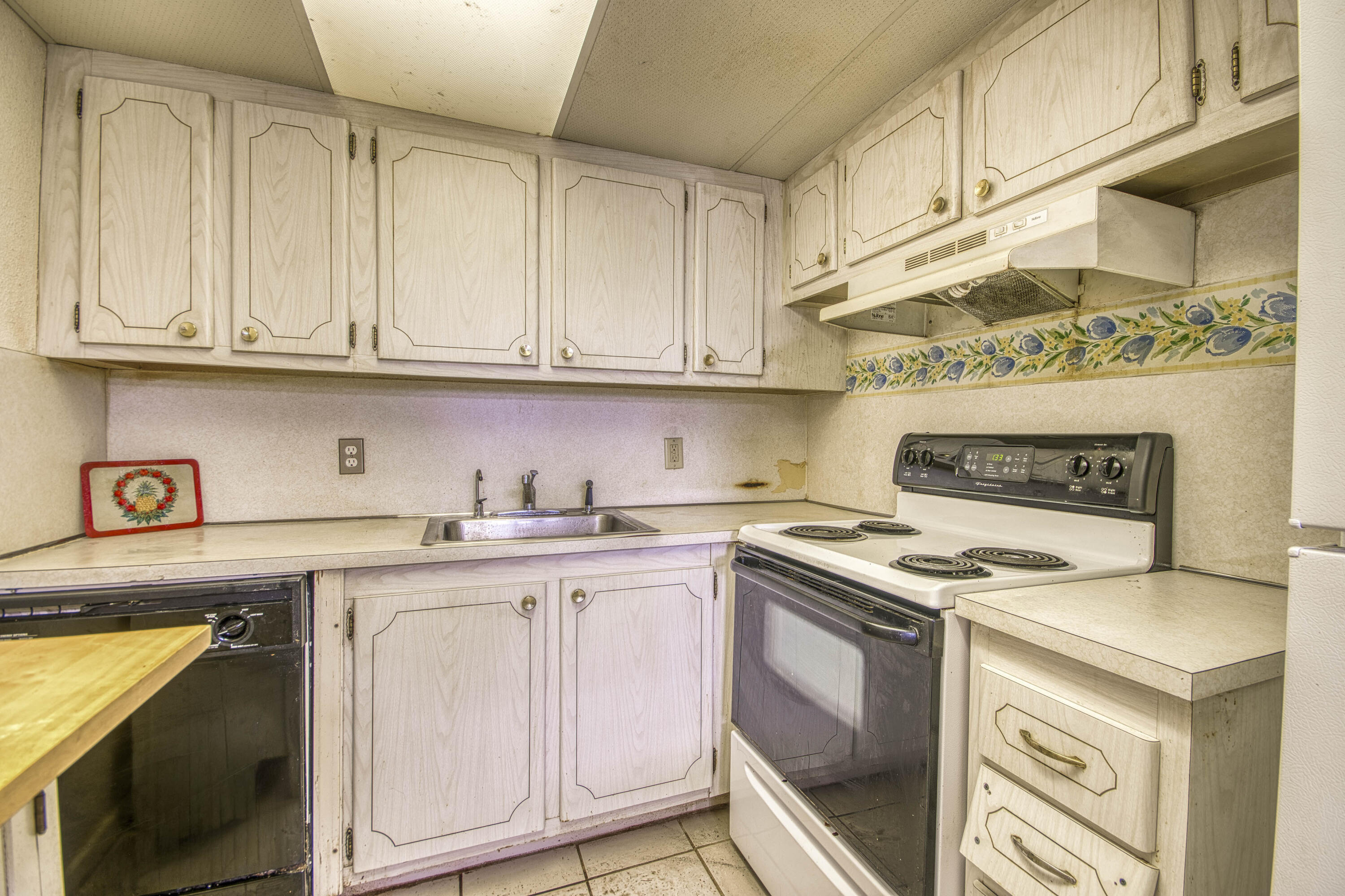 279 Tilford M Property Photo 6