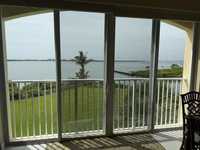 4 Harbour Isle Drive E 303 Property Photo 7