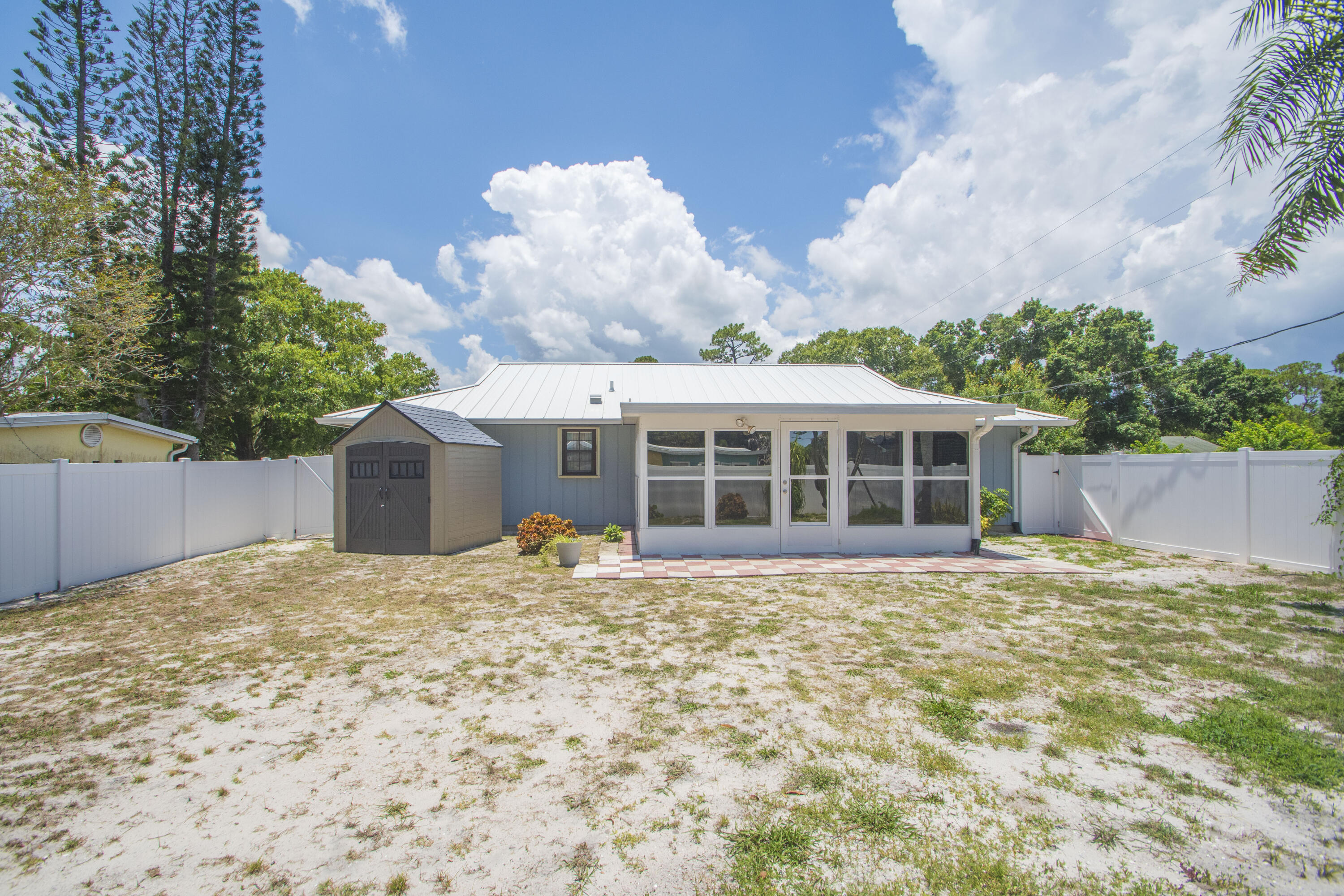 7590 58th Court Property Photo 15