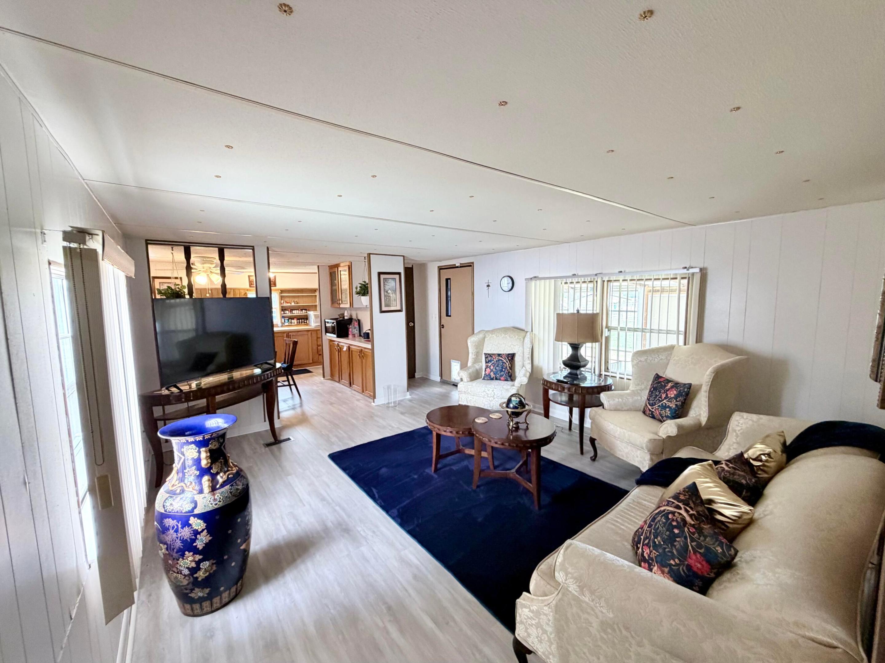 1404 Hunter Road Property Photo 4