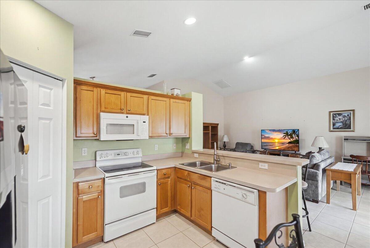 401 Sw Lake Forest Way Property Photo 11