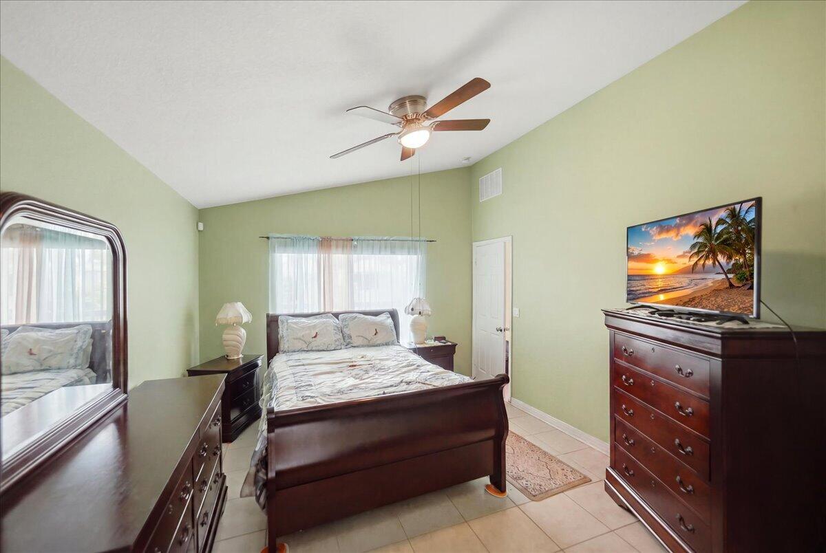 401 Sw Lake Forest Way Property Photo 17