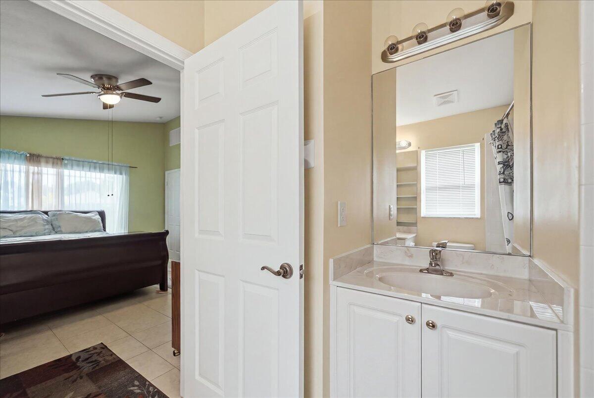 401 Sw Lake Forest Way Property Photo 21