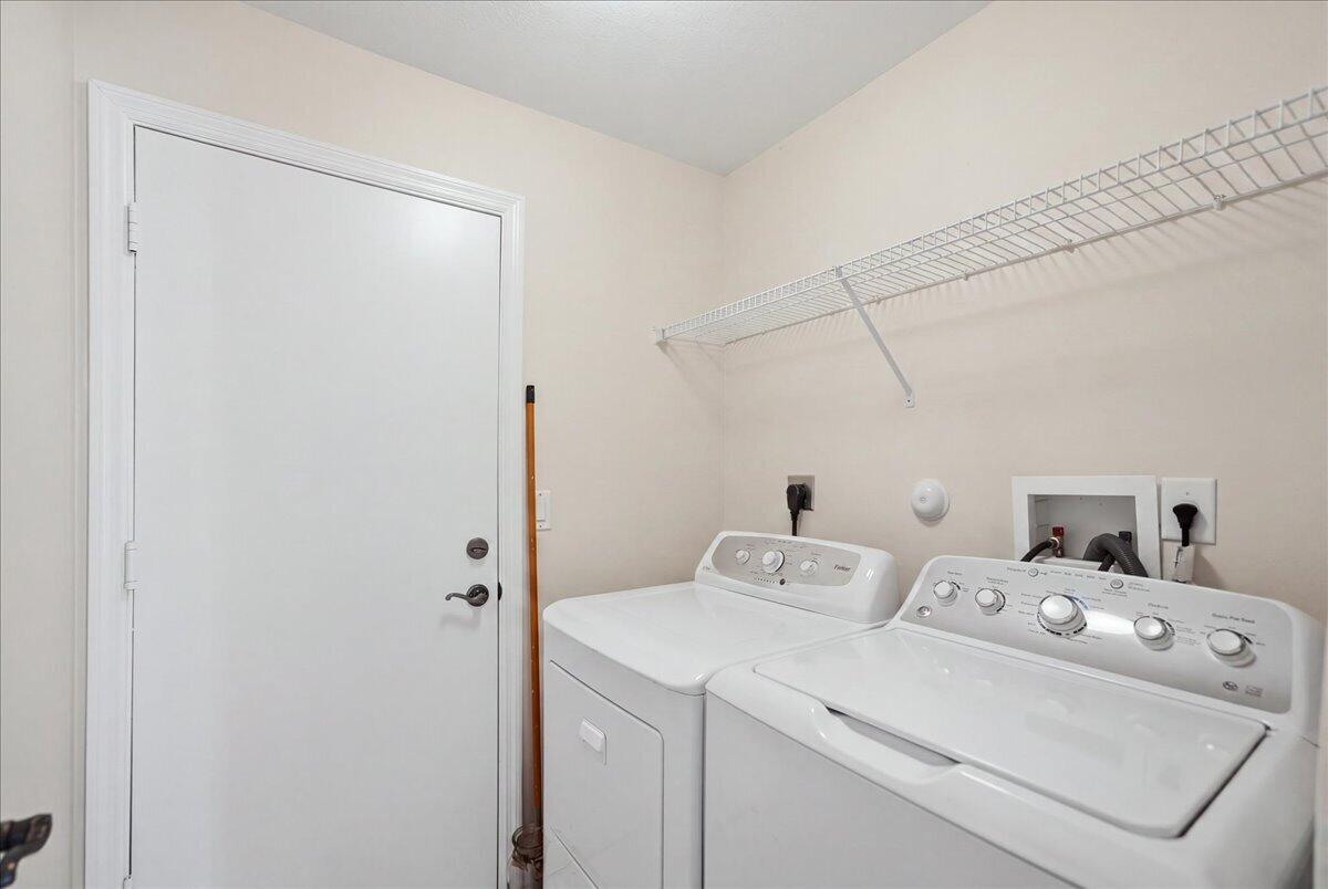 401 Sw Lake Forest Way Property Photo 22