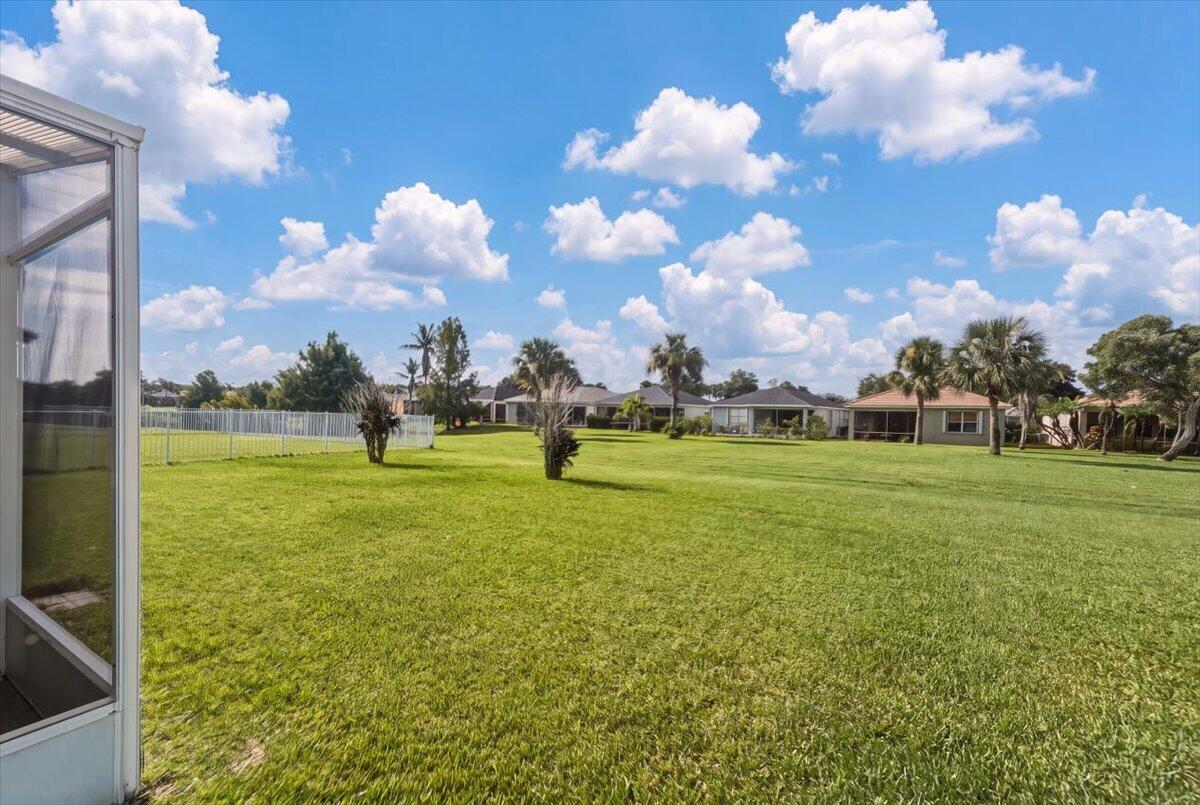 401 Sw Lake Forest Way Property Photo 26
