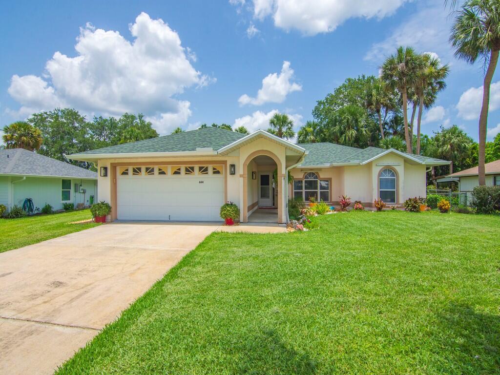 664 VOCELLE Avenue Property Photo 1