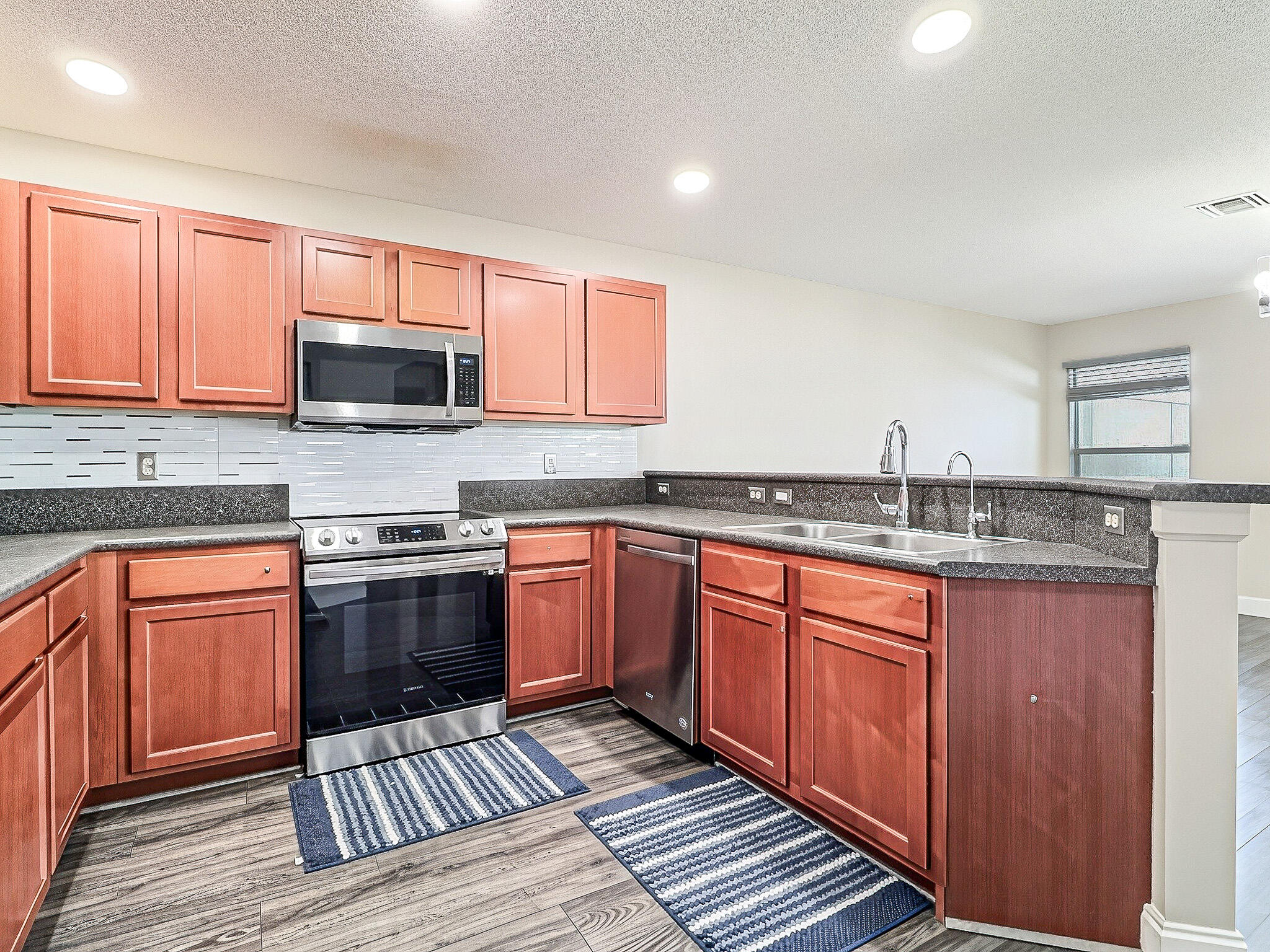 6427 Adriatic Way Property Photo 7