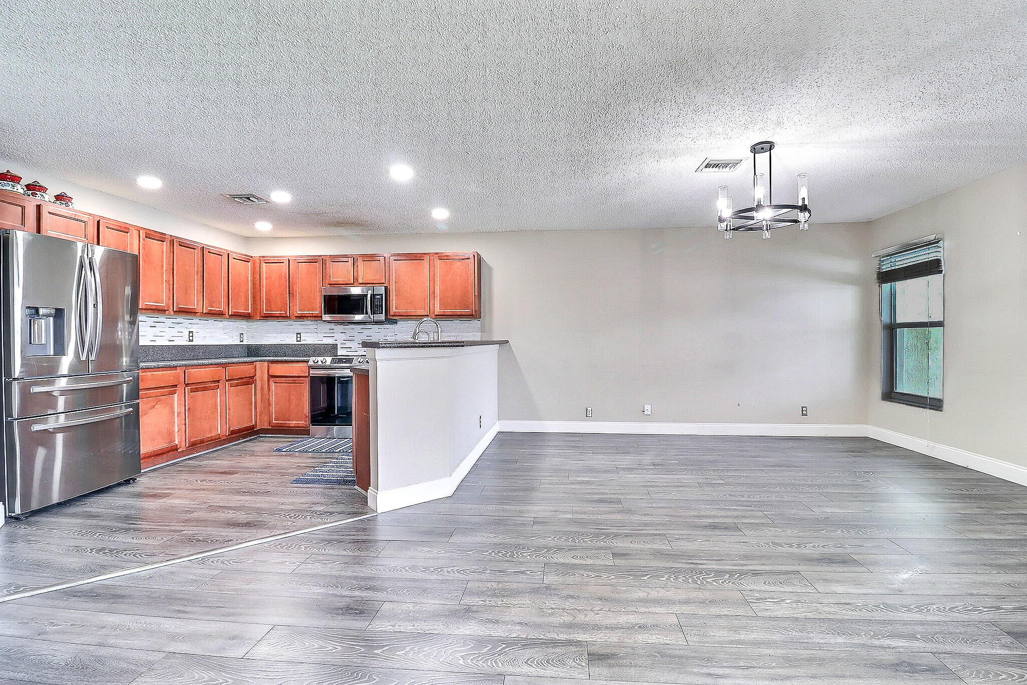 6427 Adriatic Way Property Photo 9