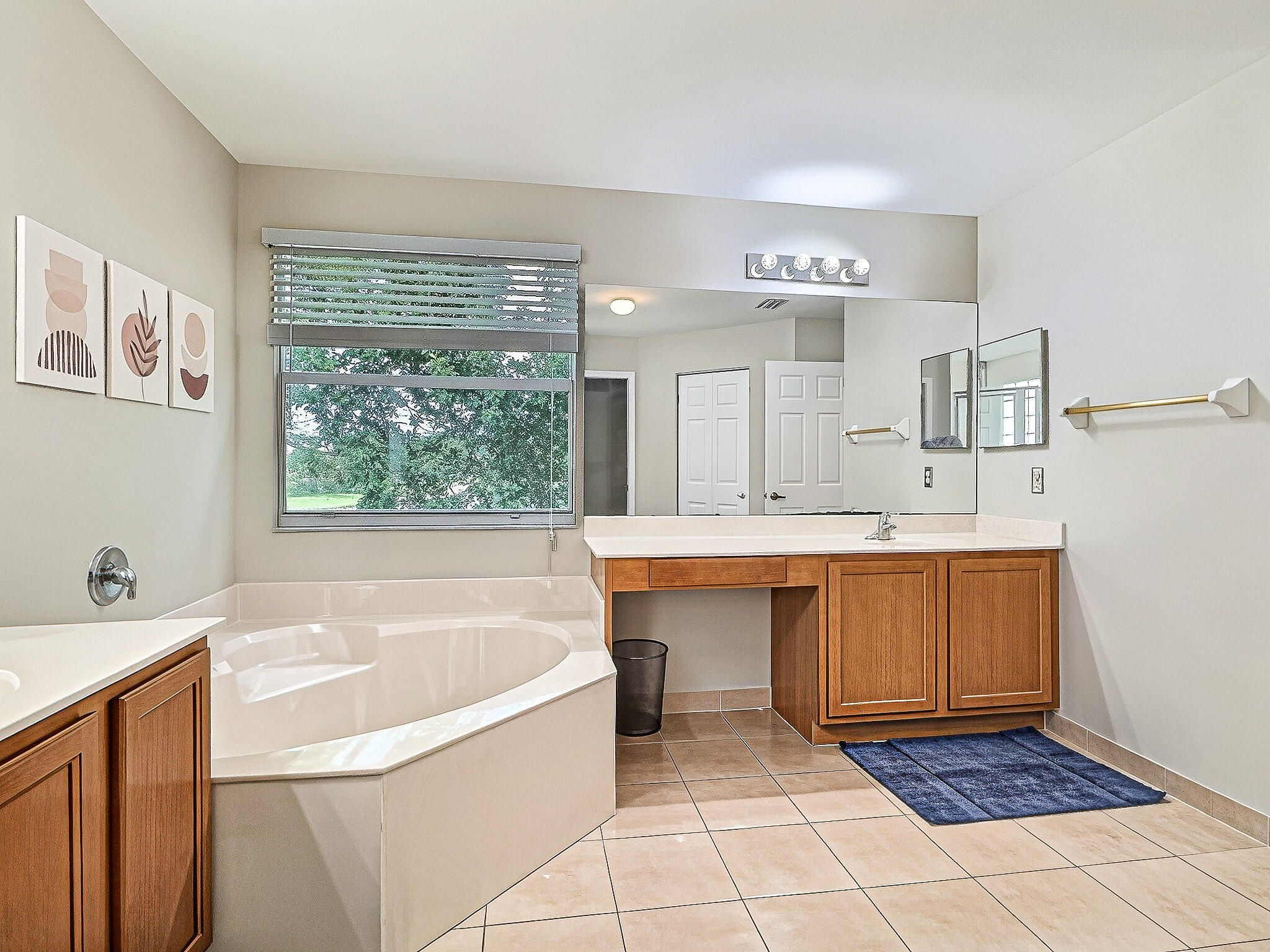 6427 Adriatic Way Property Photo 11