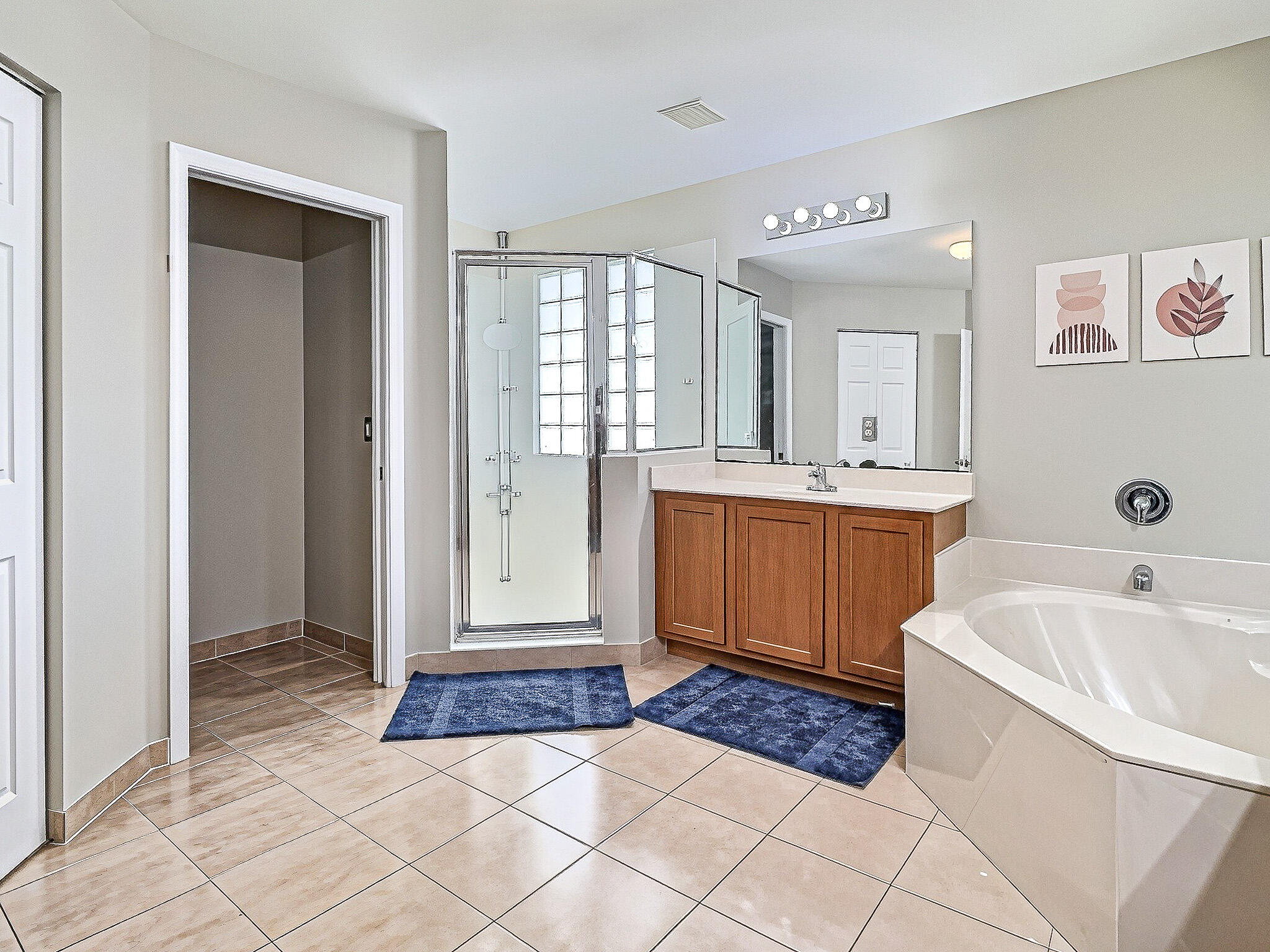 6427 Adriatic Way Property Photo 12