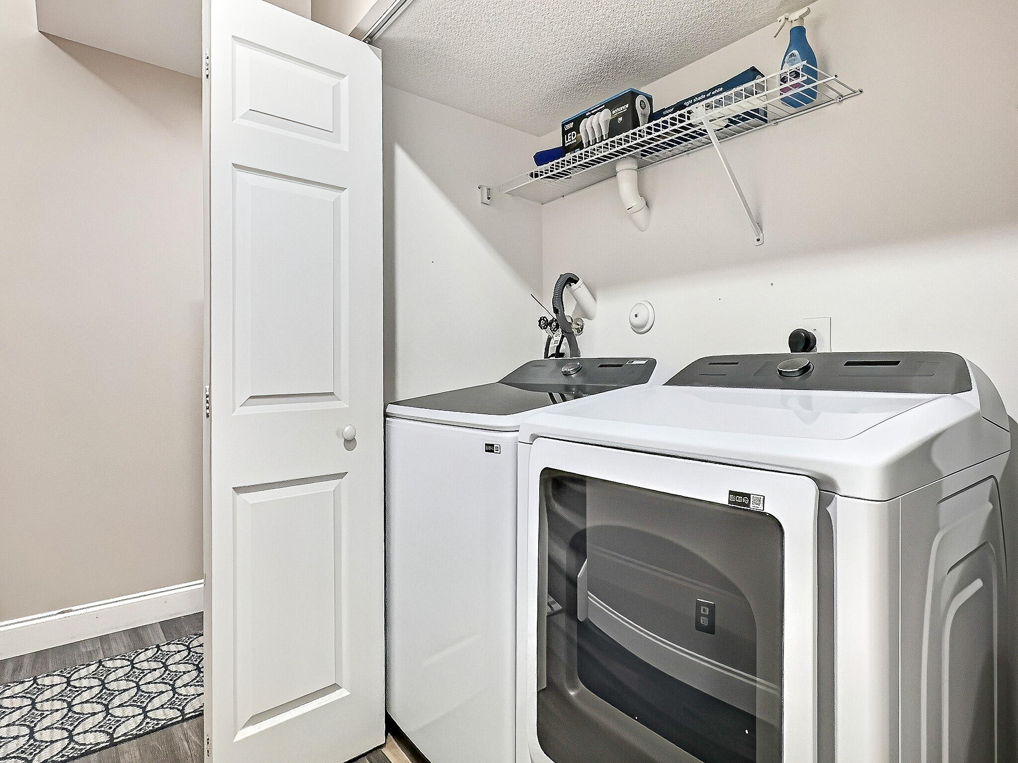 6427 Adriatic Way Property Photo 17