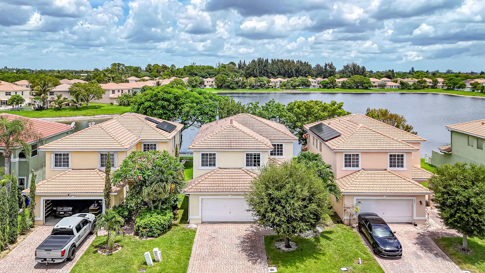 6427 Adriatic Way Property Photo 24