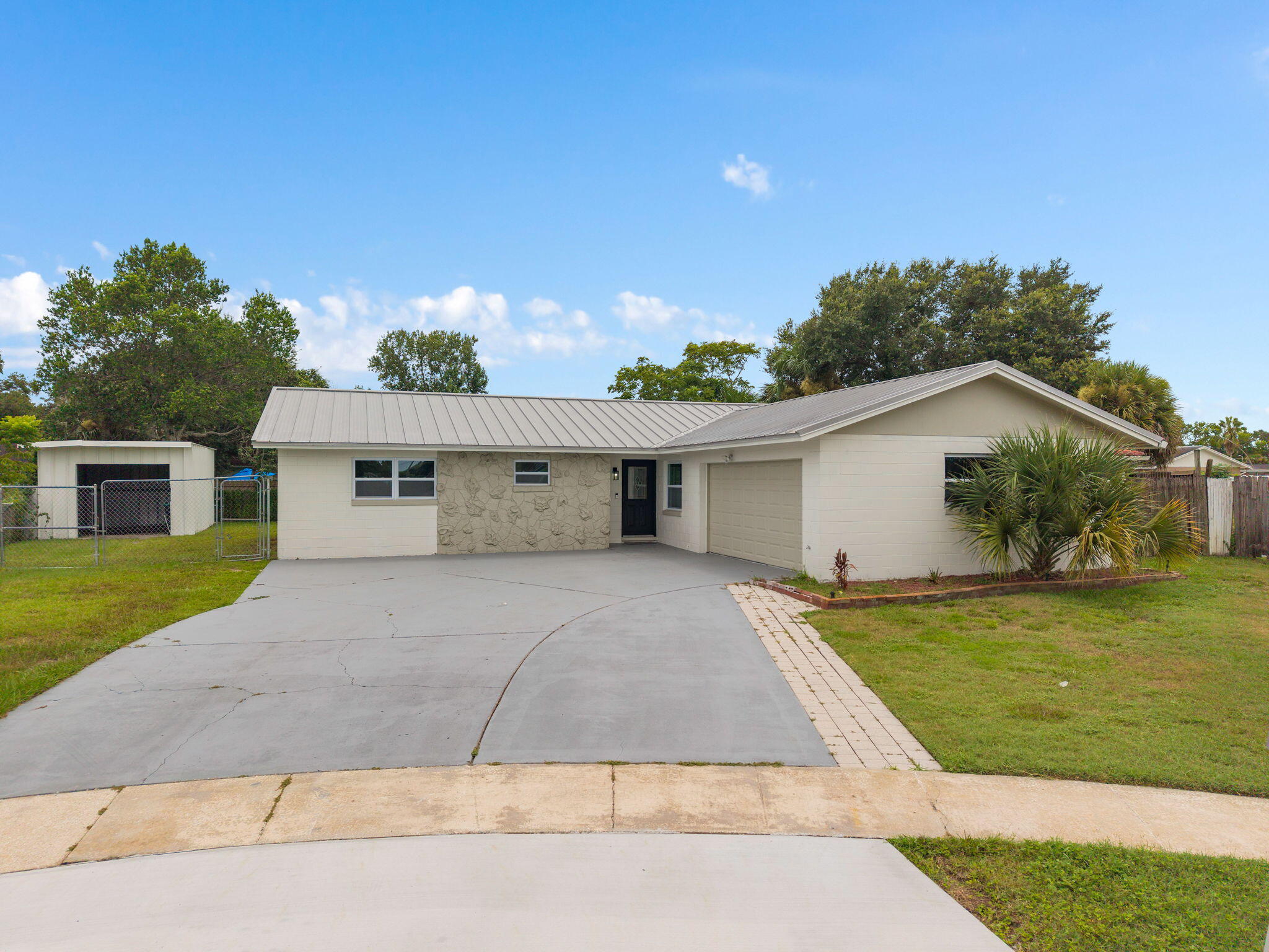955 Tomes Court Property Photo 1