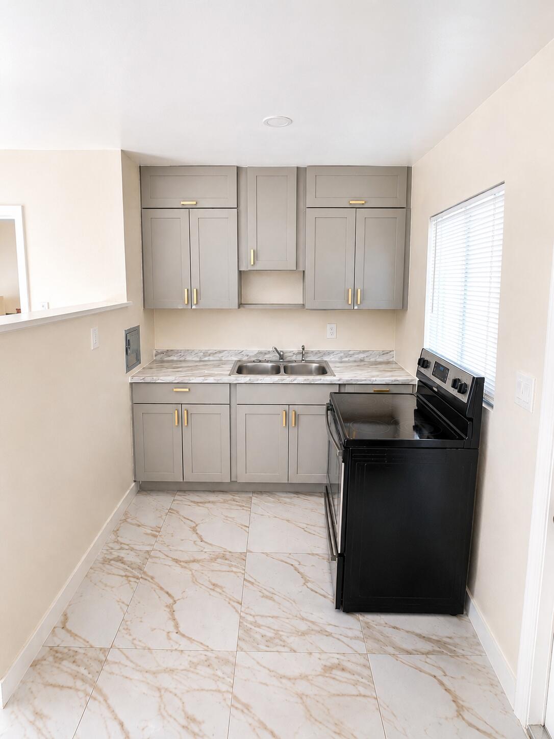 3932 Sw 12th Place Unit 1 Property Photo 2