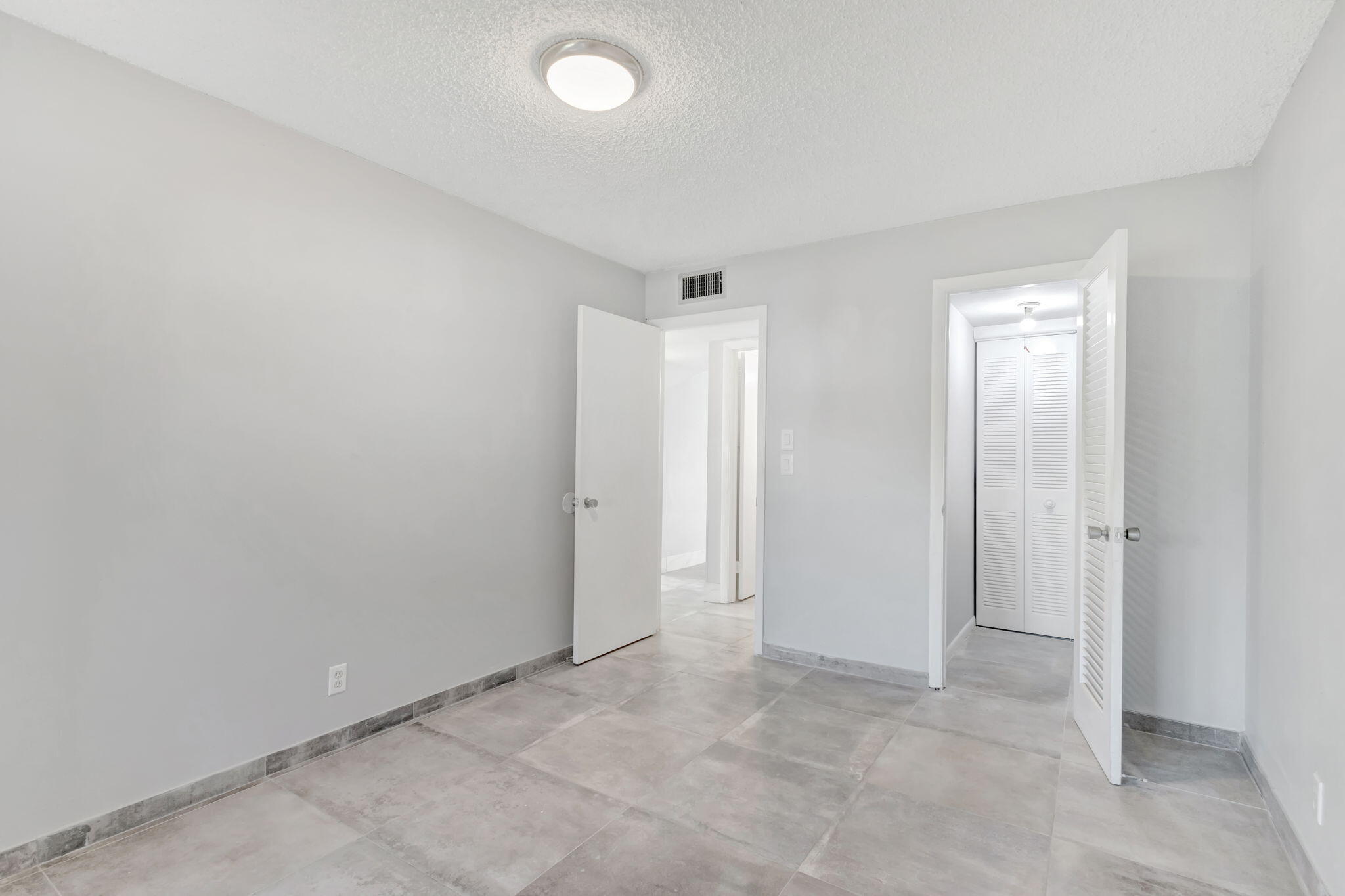 121 Bedford E Property Photo 15