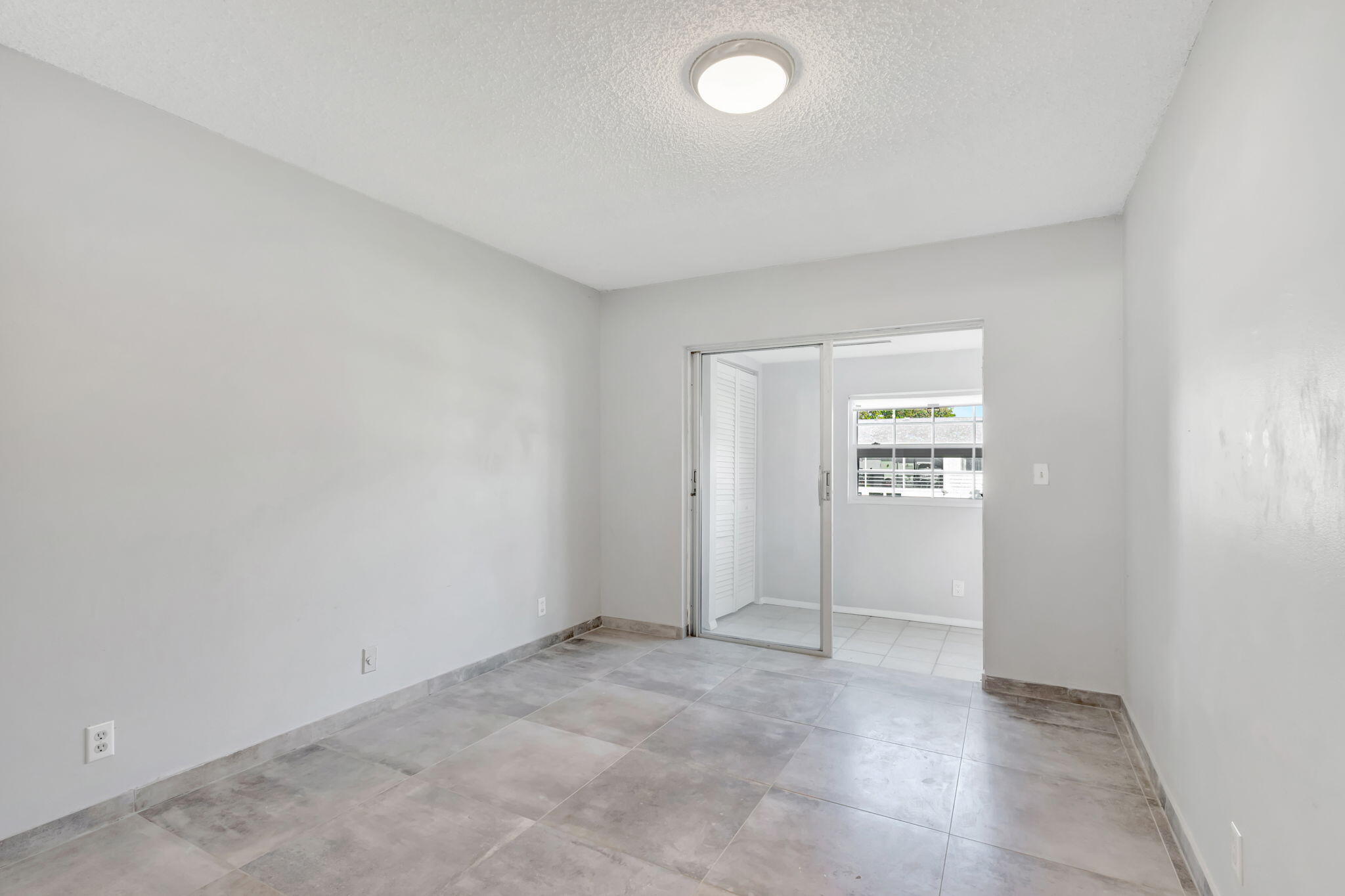 121 Bedford E Property Photo 16