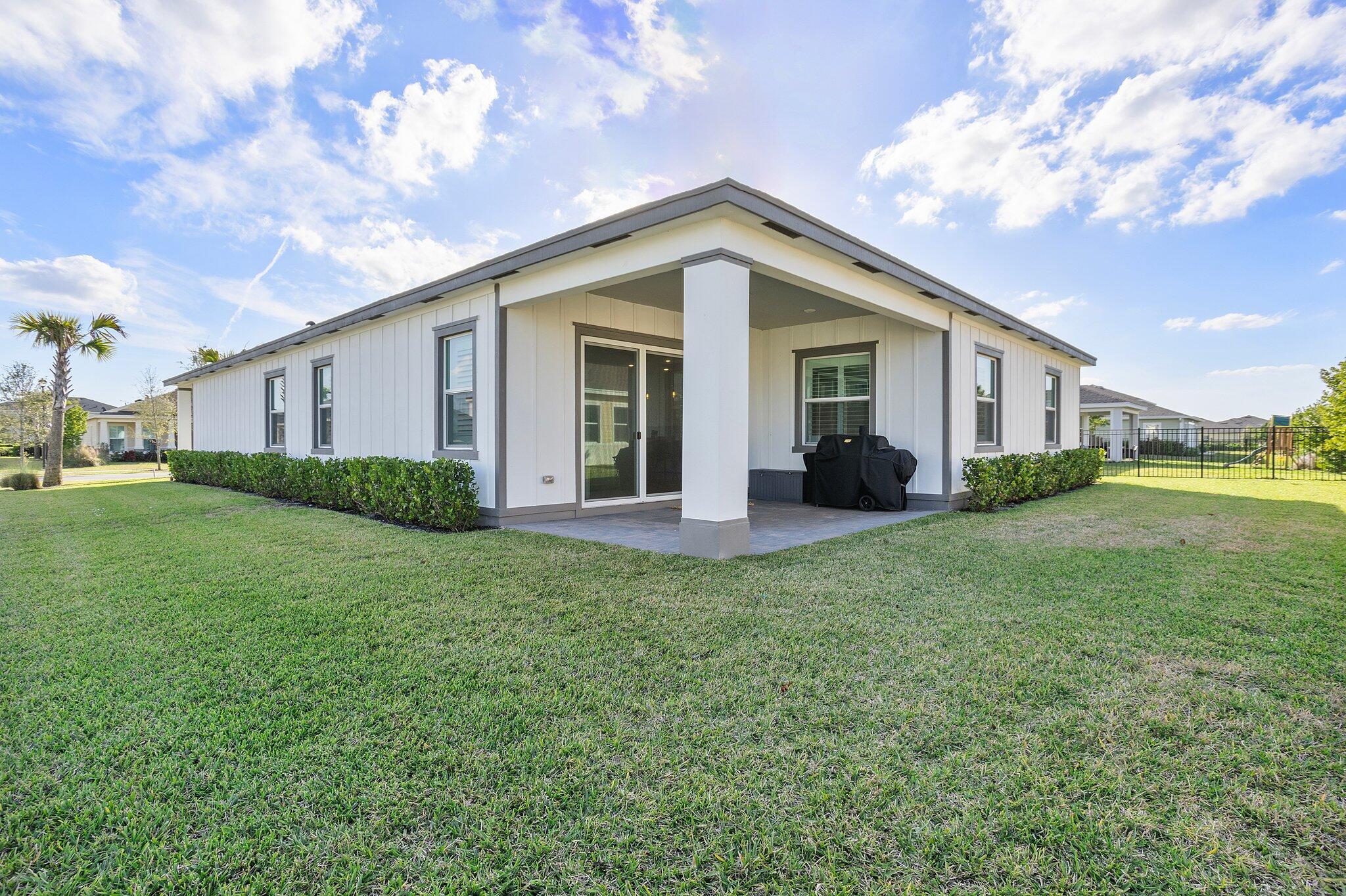 19043 Broad Shore Walk Property Photo 37