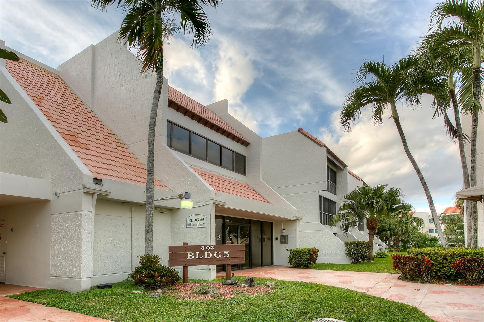303 RACQUET CLUB Road 312 Property Photo 1