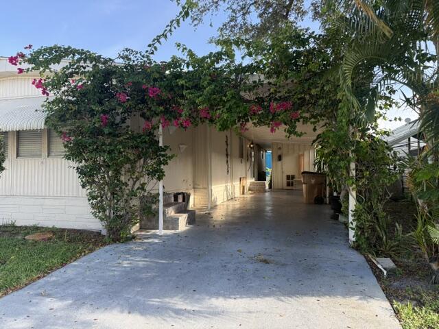 1817 Dolphin Place Property Photo 2