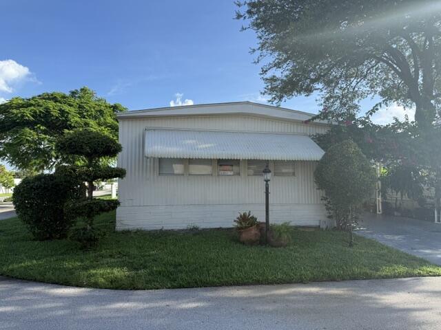 1817 Dolphin Place Property Photo 3