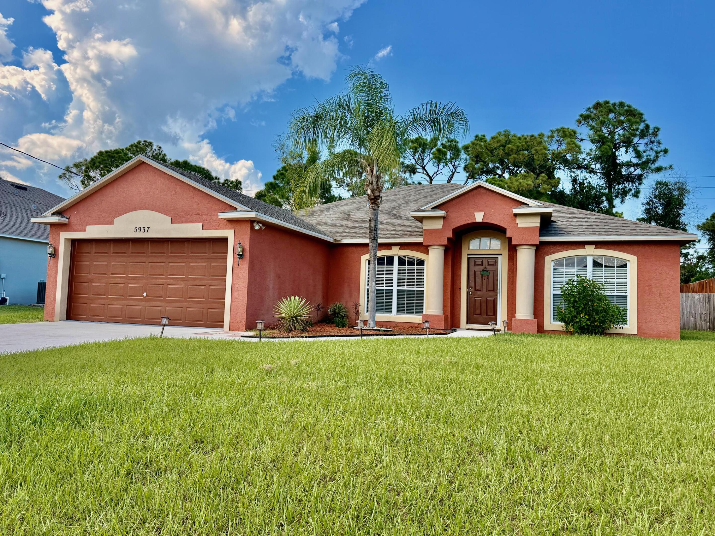 5937 Nw Baynard Drive Property Photo 2