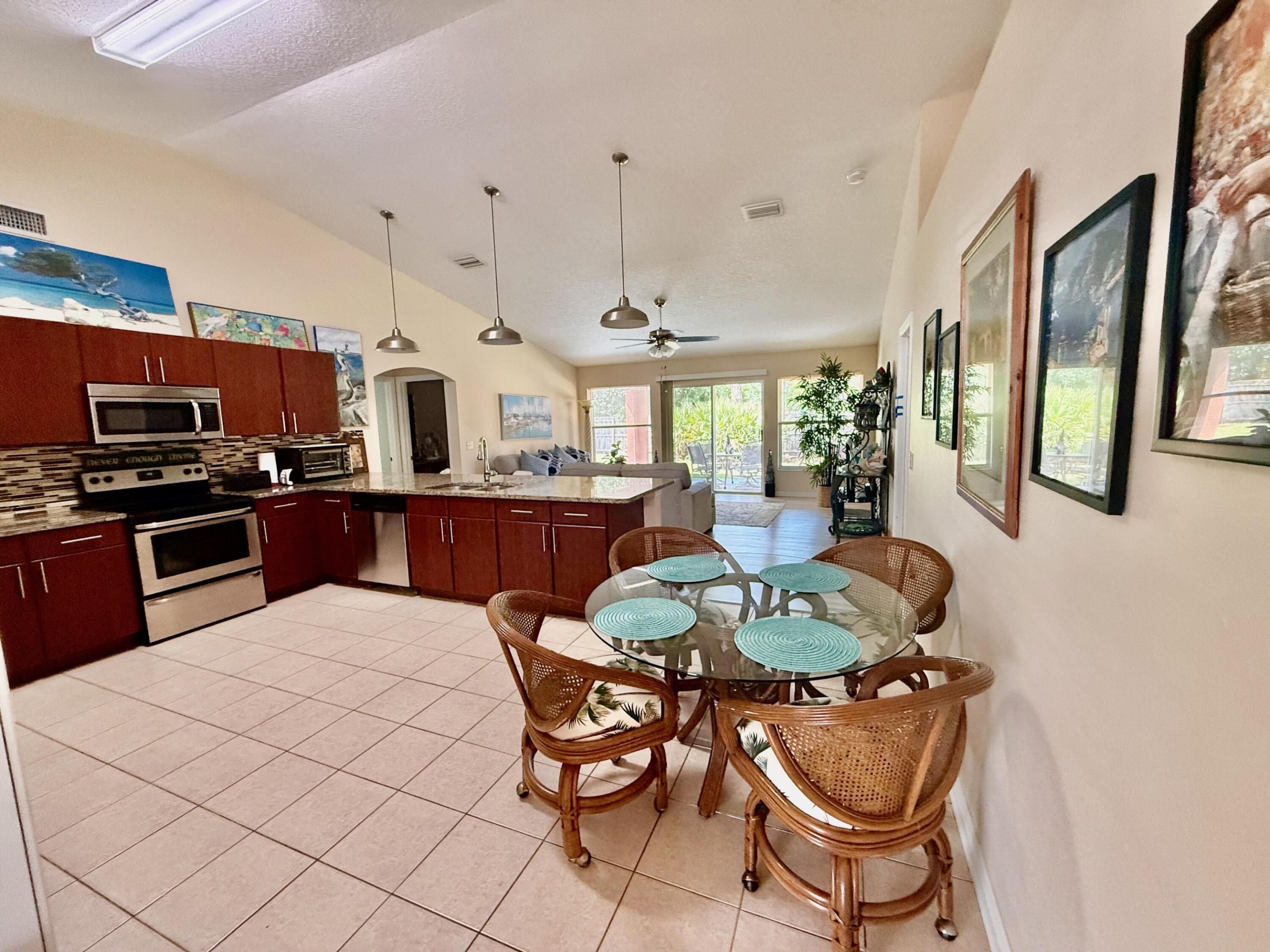 5937 Nw Baynard Drive Property Photo 5