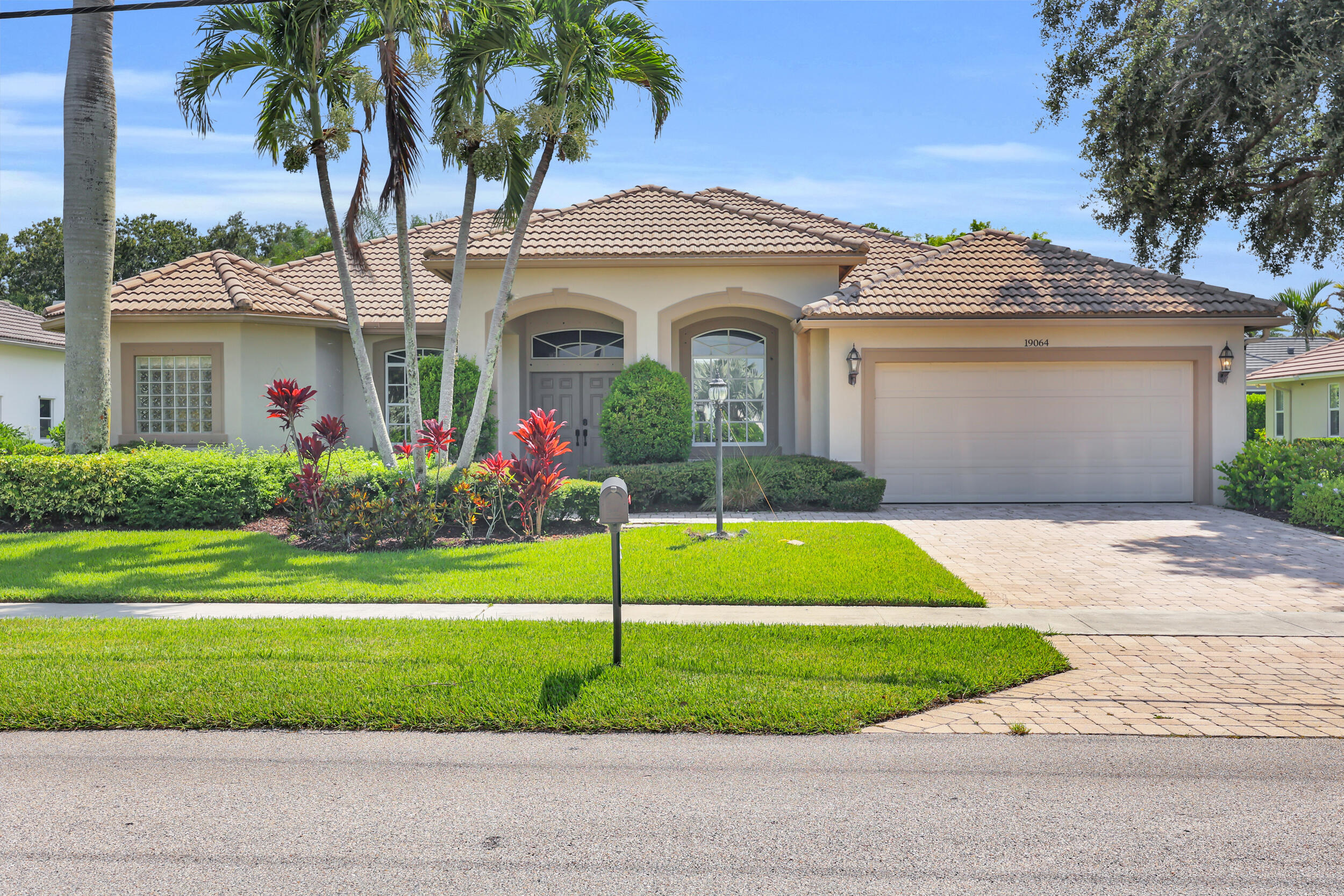 19064 Se Jupiter River Drive Property Photo 1