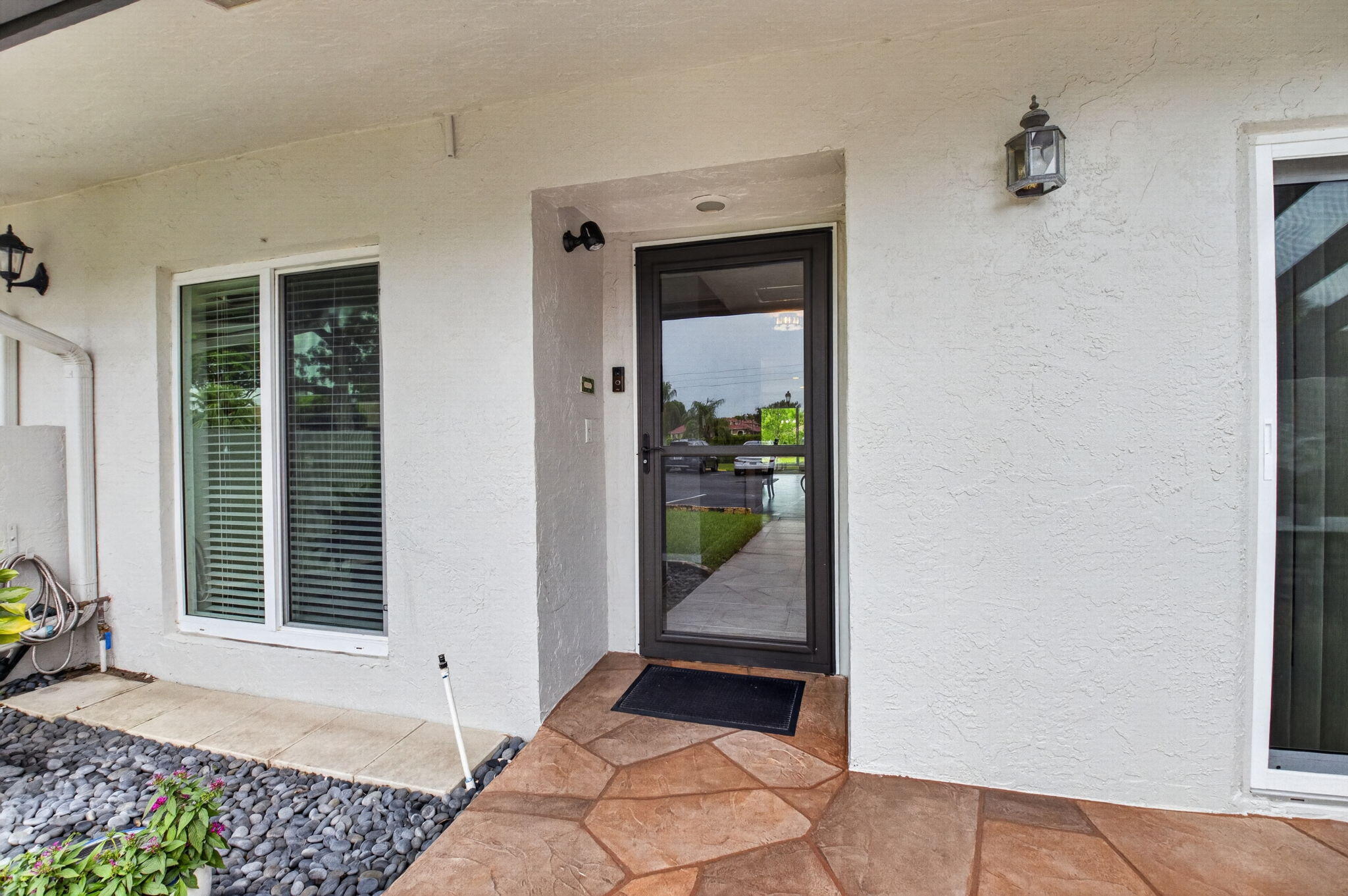 5810 Areca Palm B Property Photo 4