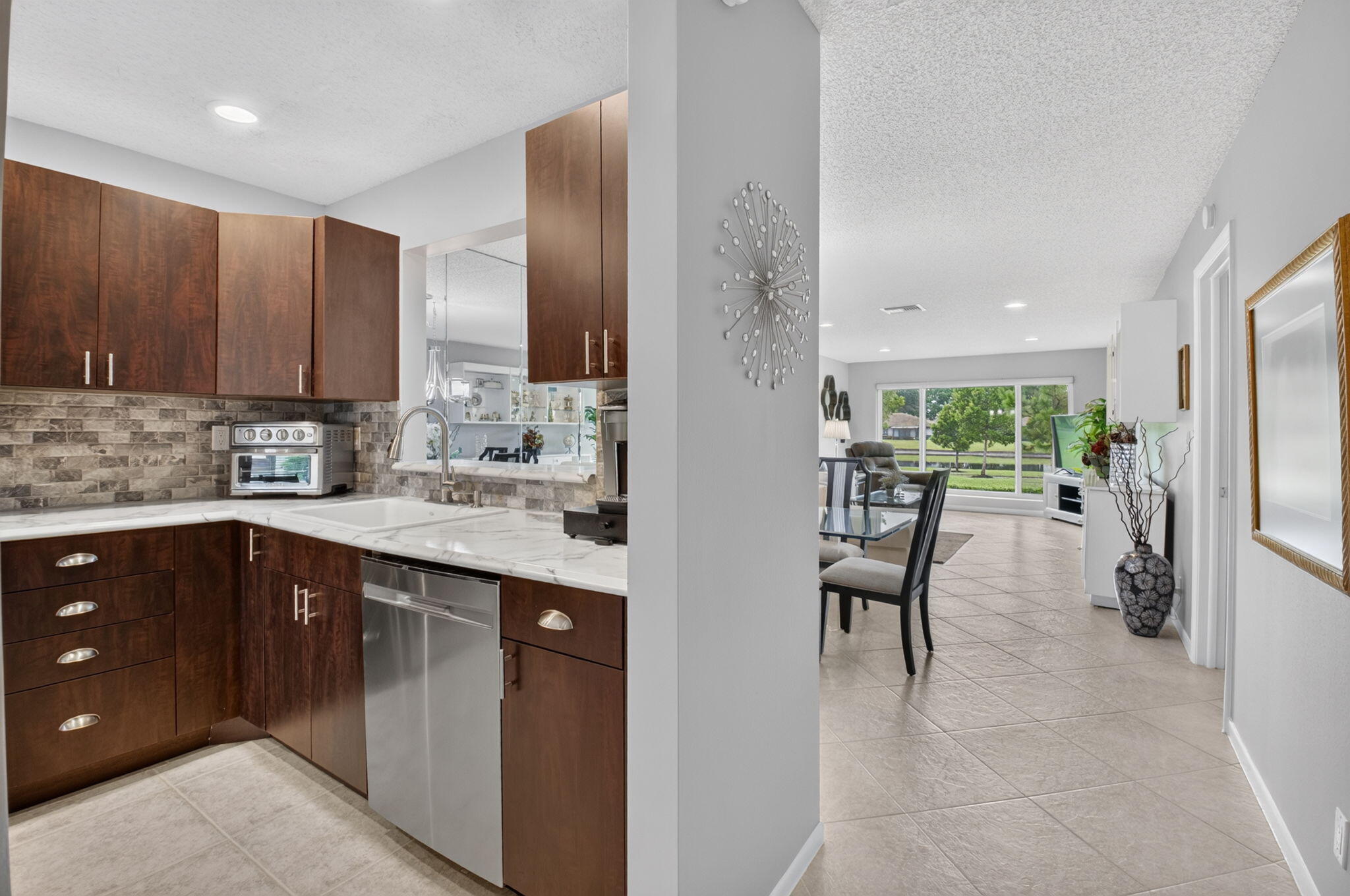 5810 Areca Palm B Property Photo 7