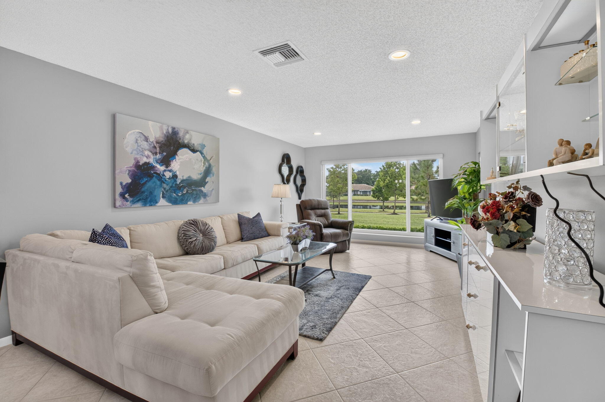 5810 Areca Palm B Property Photo 9