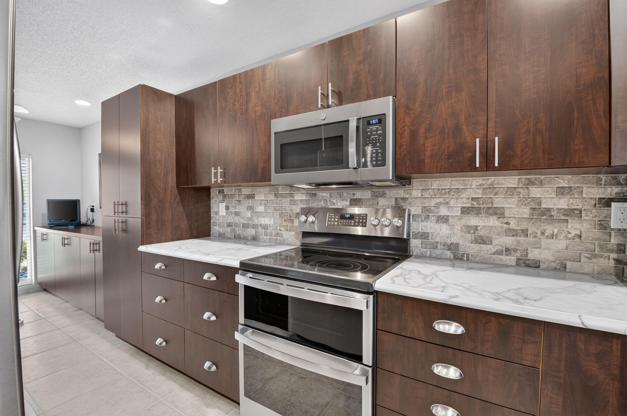5810 Areca Palm B Property Photo 19