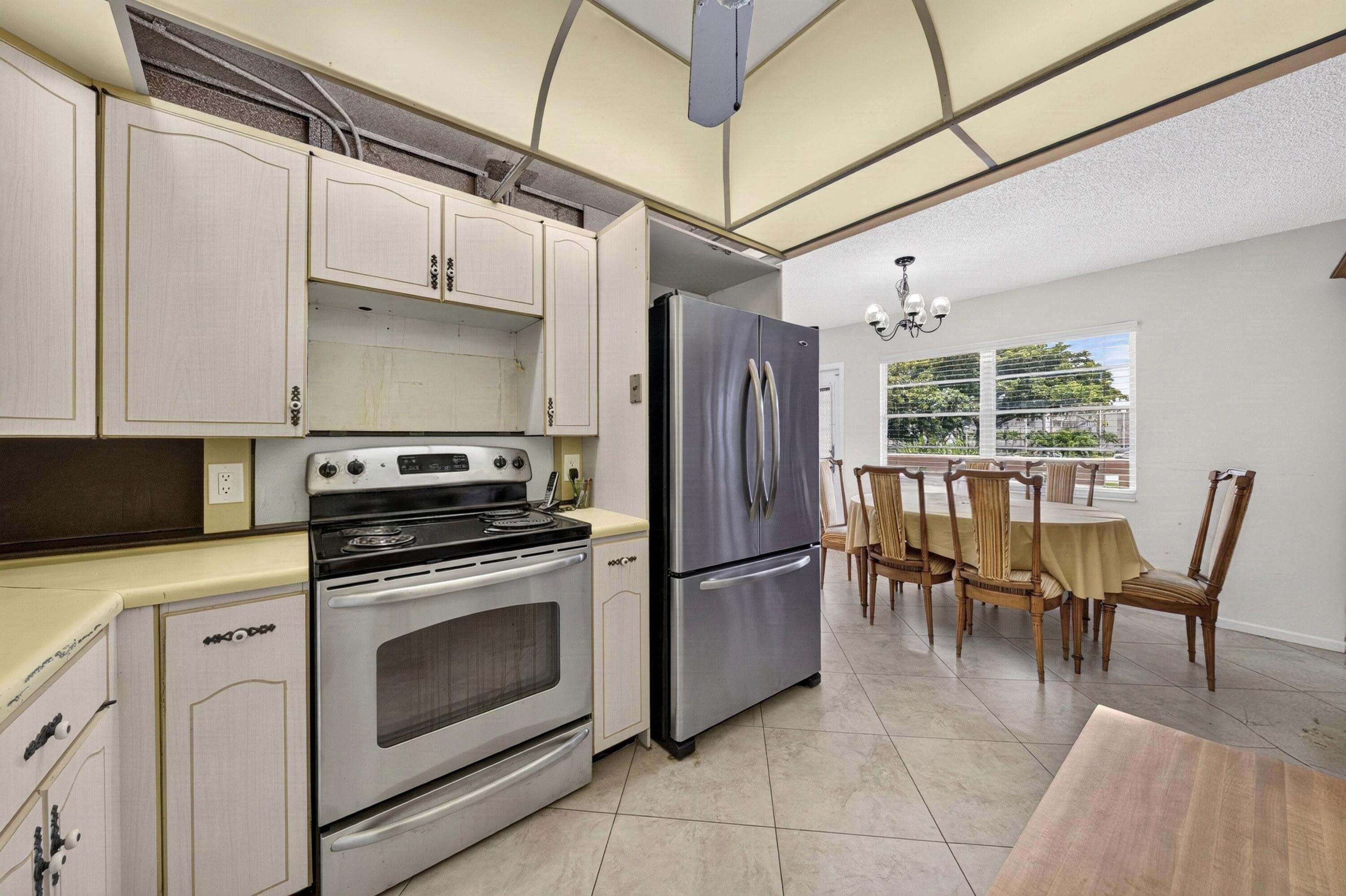 206 Richmond A 206 Property Photo 6