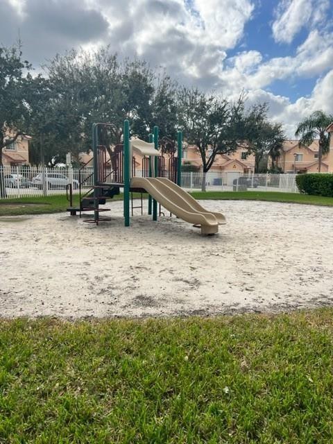 2140 Sw 87th Way Property Photo 18