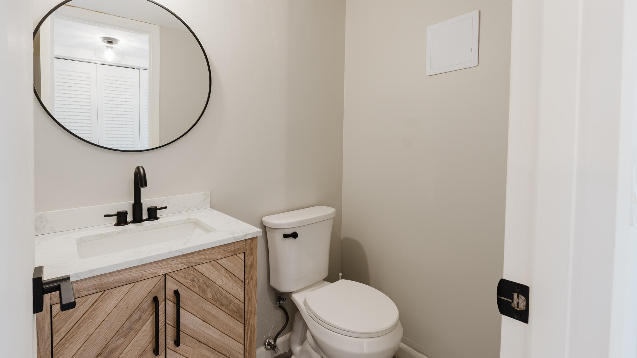 272 Preston Way Property Photo 5