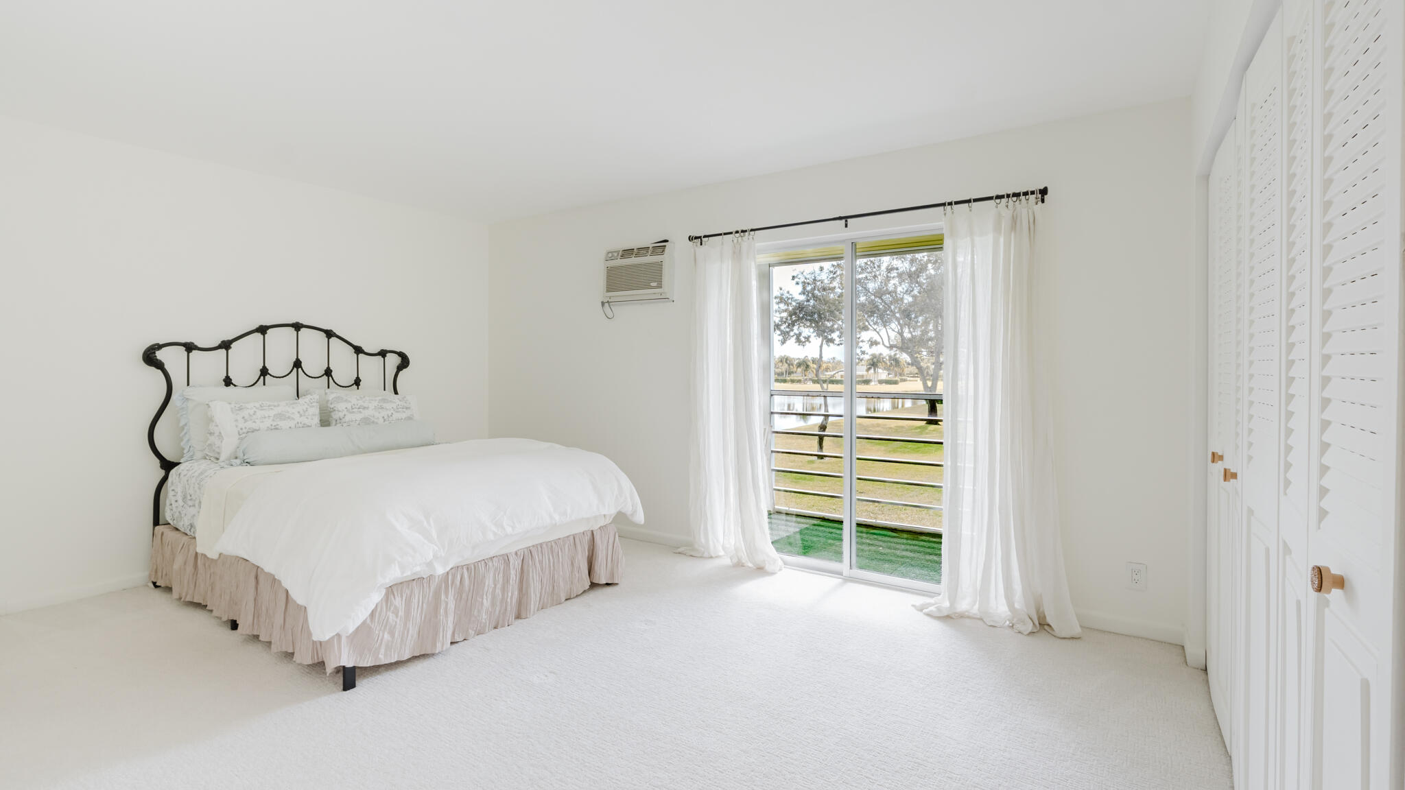 272 Preston Way Property Photo 6
