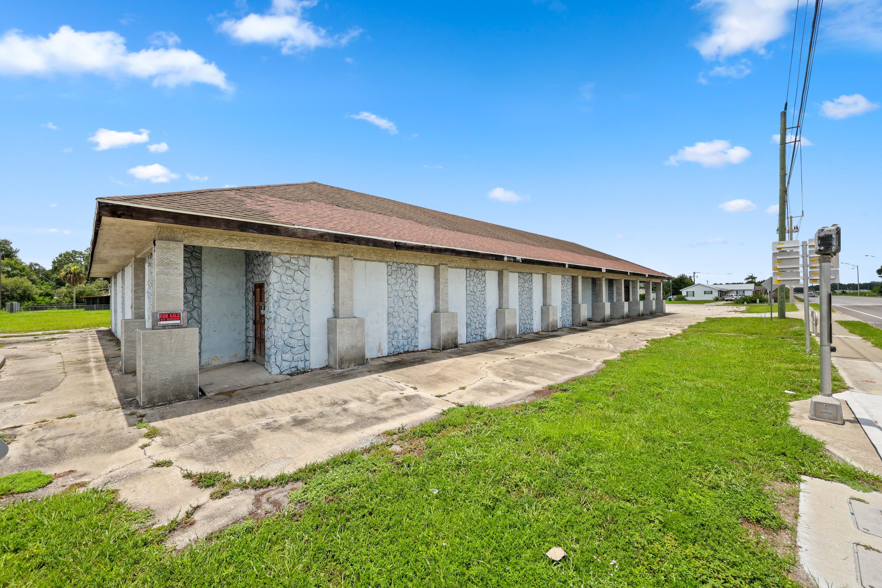 2054 Florida 70 Property Photo 10