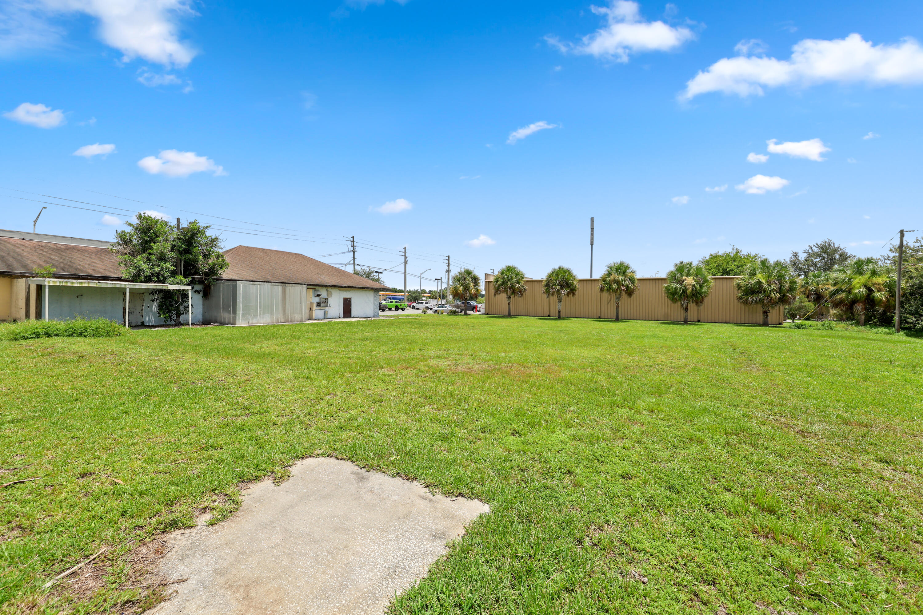 2054 Florida 70 Property Photo 16
