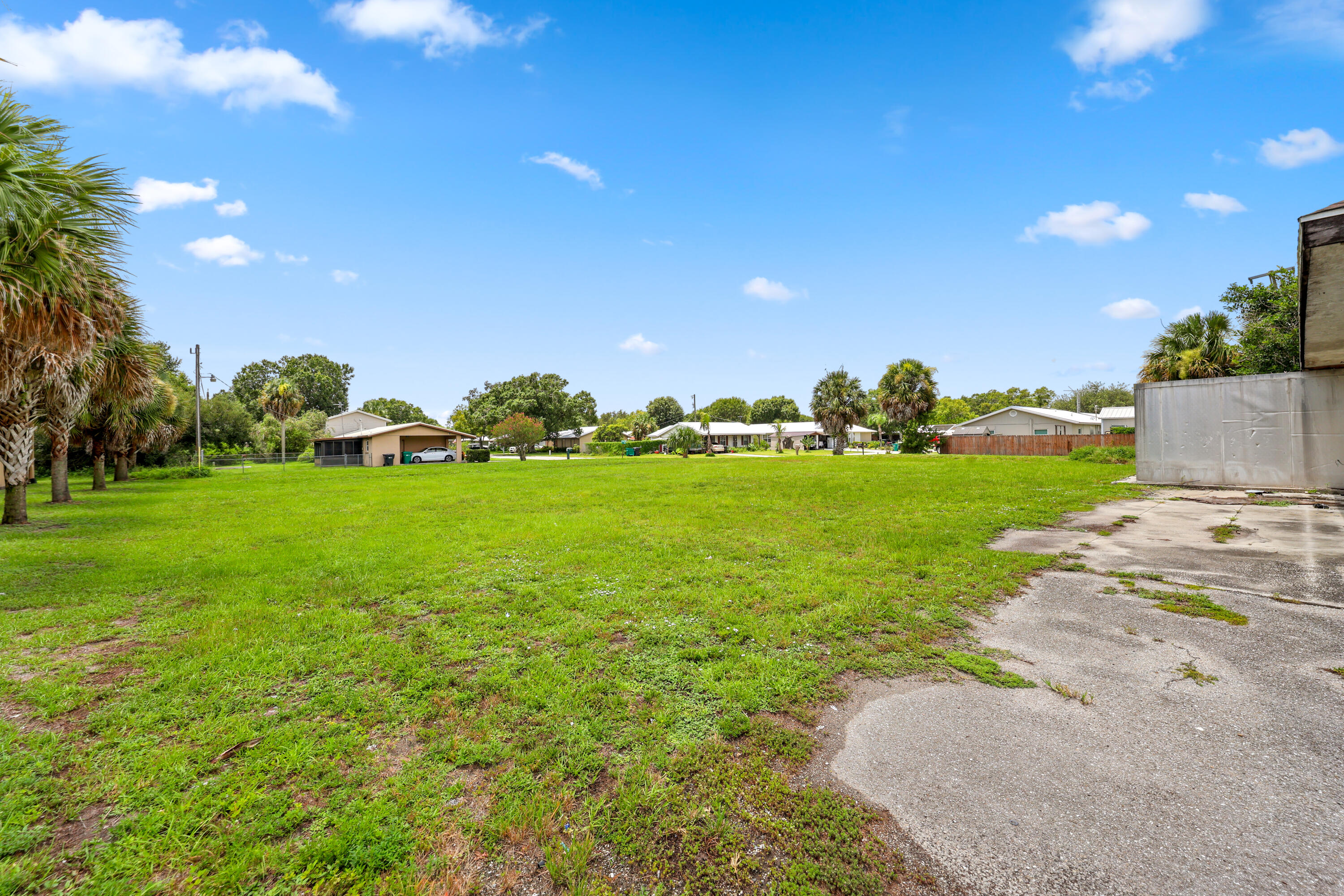 2054 Florida 70 Property Photo 23