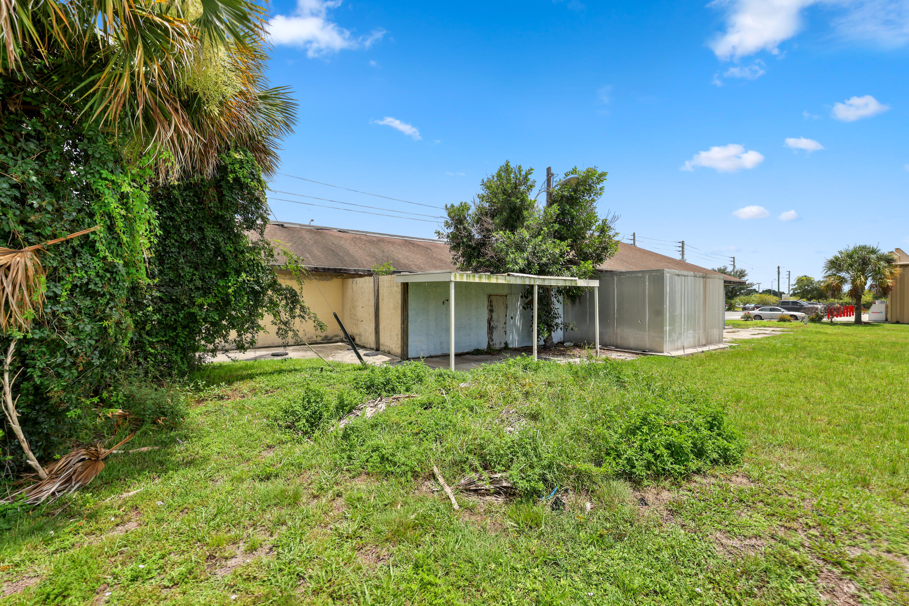2054 Florida 70 Property Photo 25