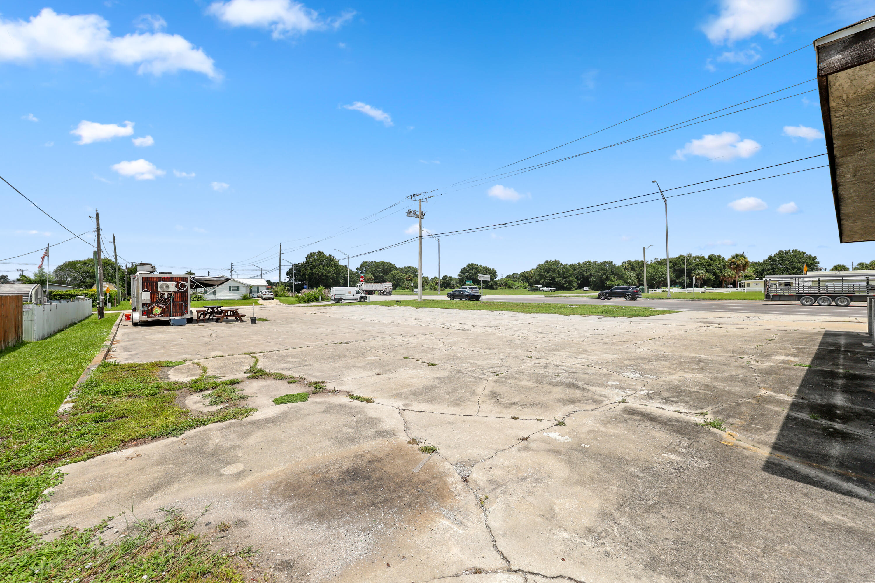 2054 Florida 70 Property Photo 29