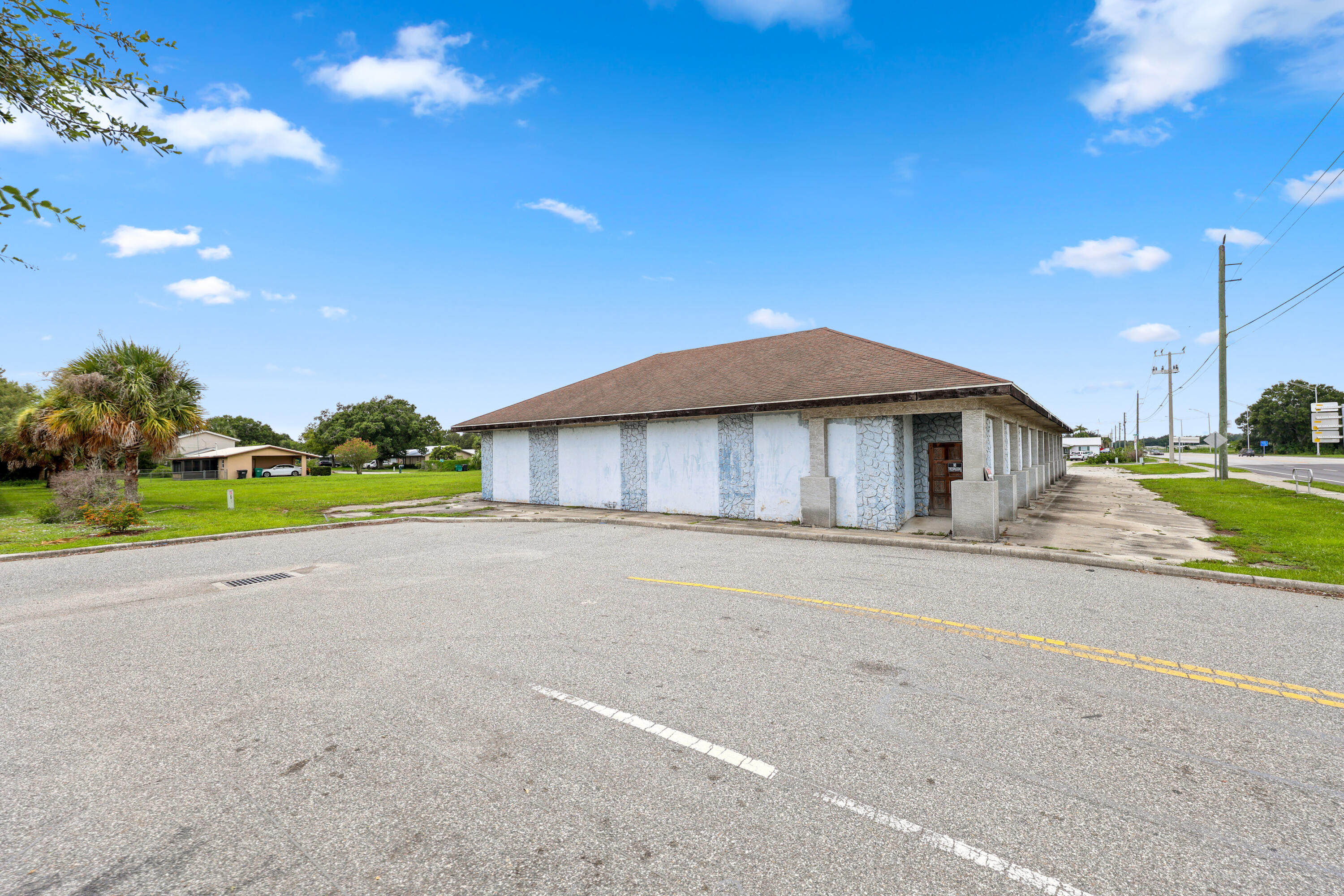 2054 Florida 70 Property Photo 31