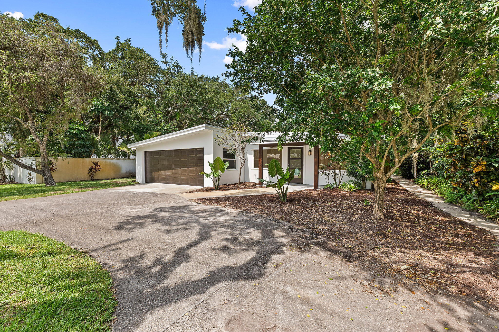 3615 Indian River Drive E Property Photo 2