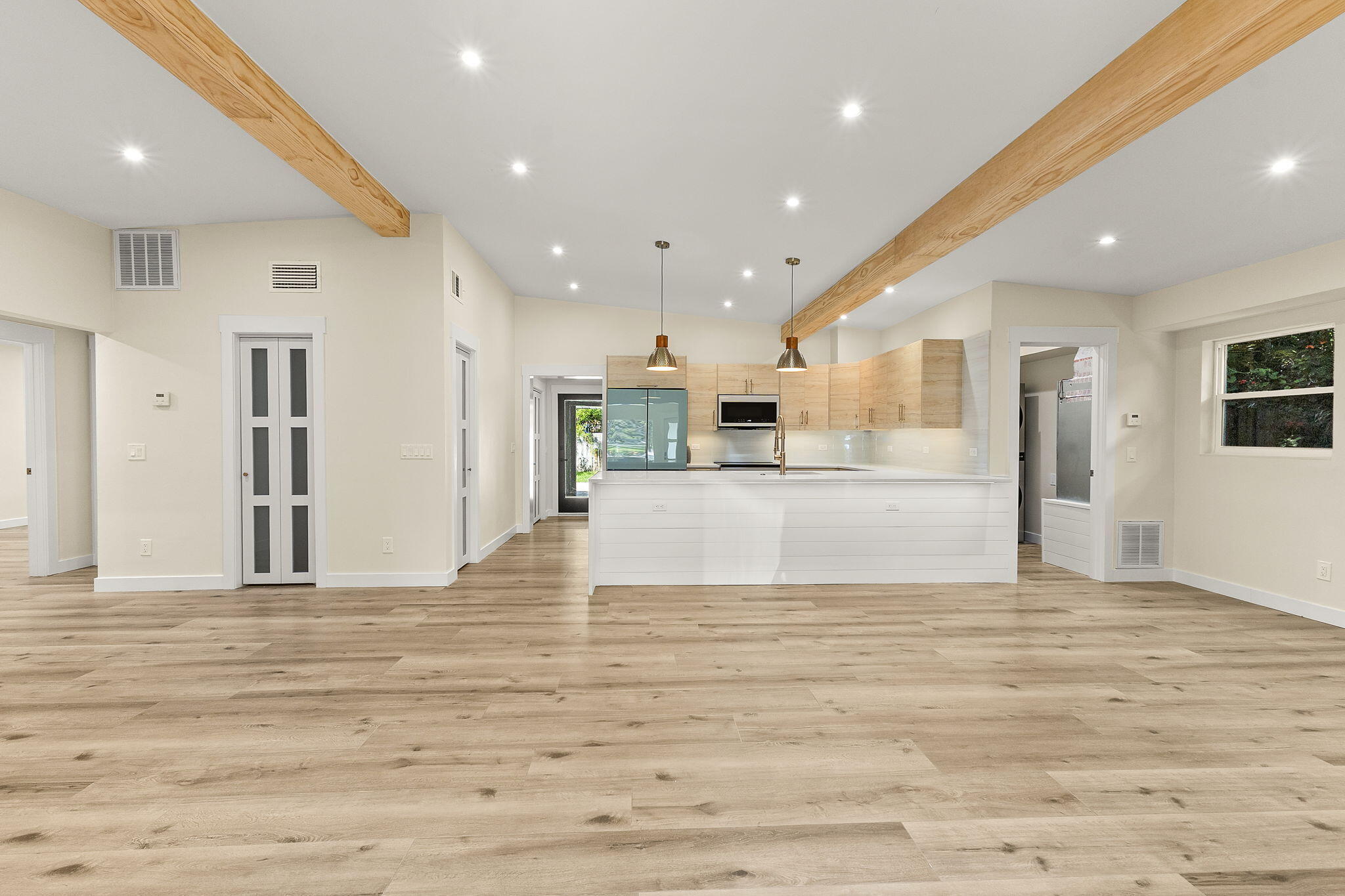 3615 Indian River Drive E Property Photo 4